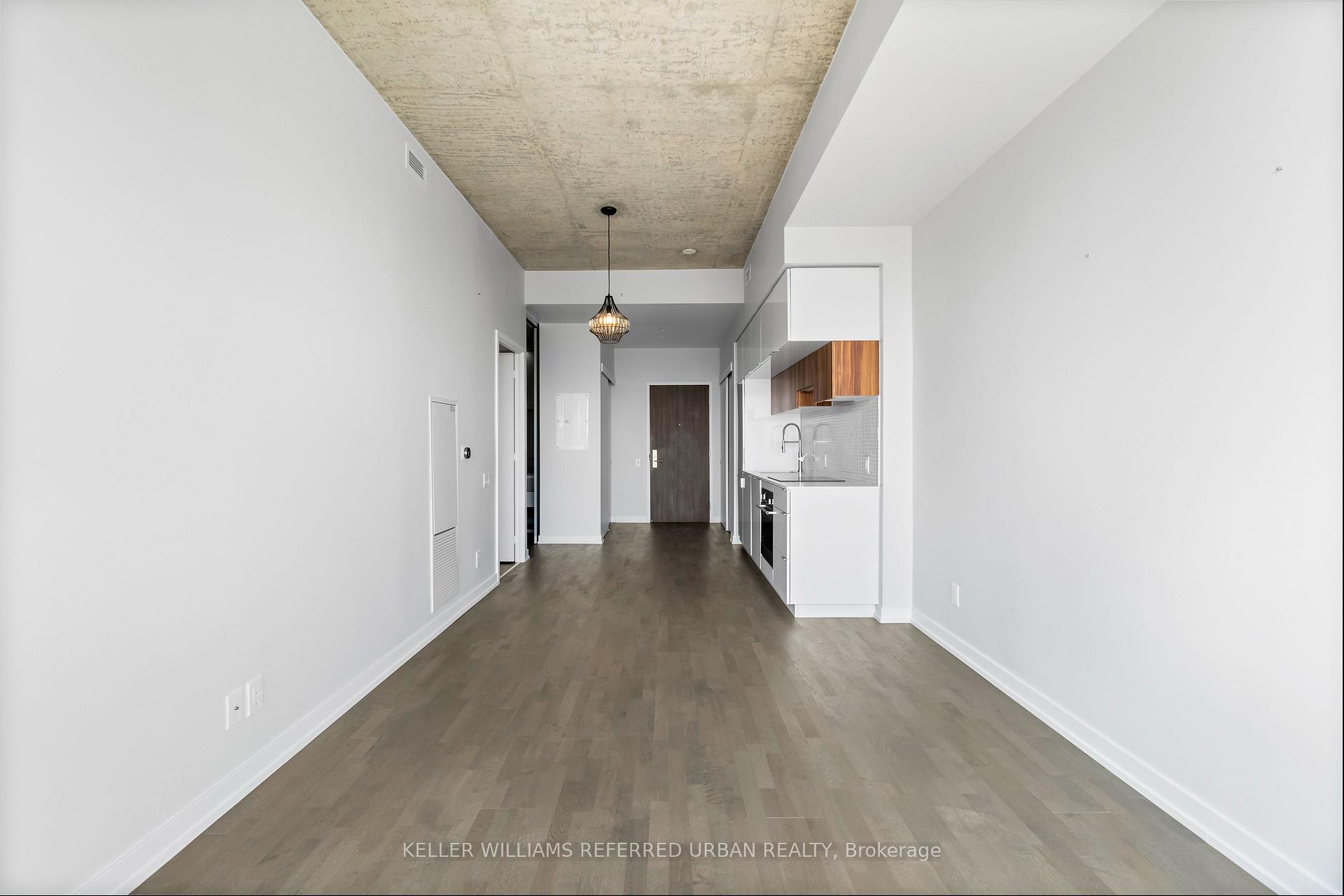 2 Bedrooms Condo at 185 Roehampton, Toronto For sale