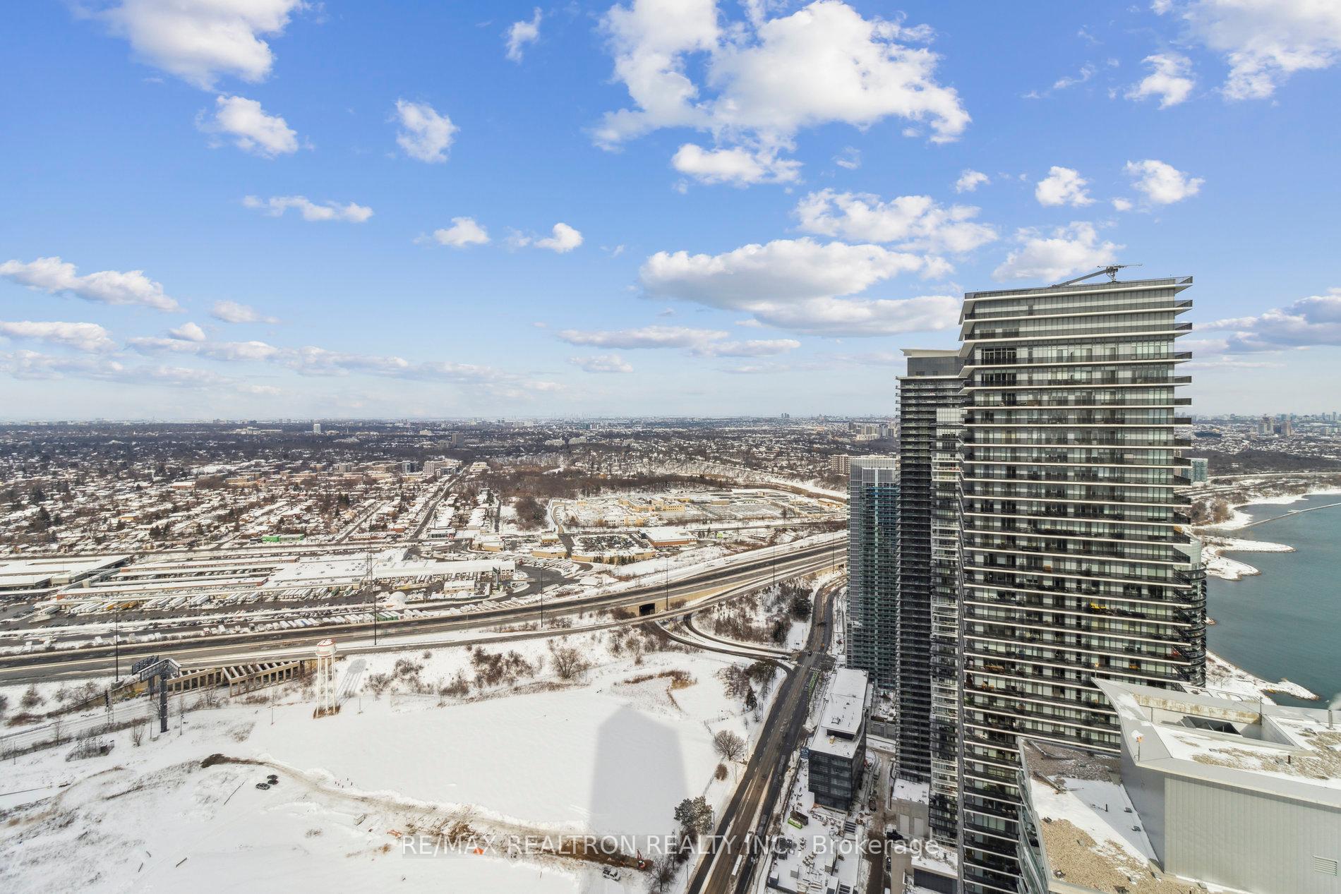 2 Bedrooms Condo at 30 Shore Breeze, Toronto For sale