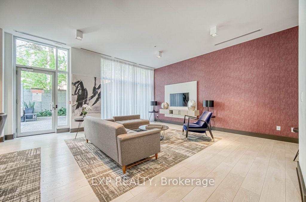 2 Bedrooms Condo at 68 Merton, Toronto For sale