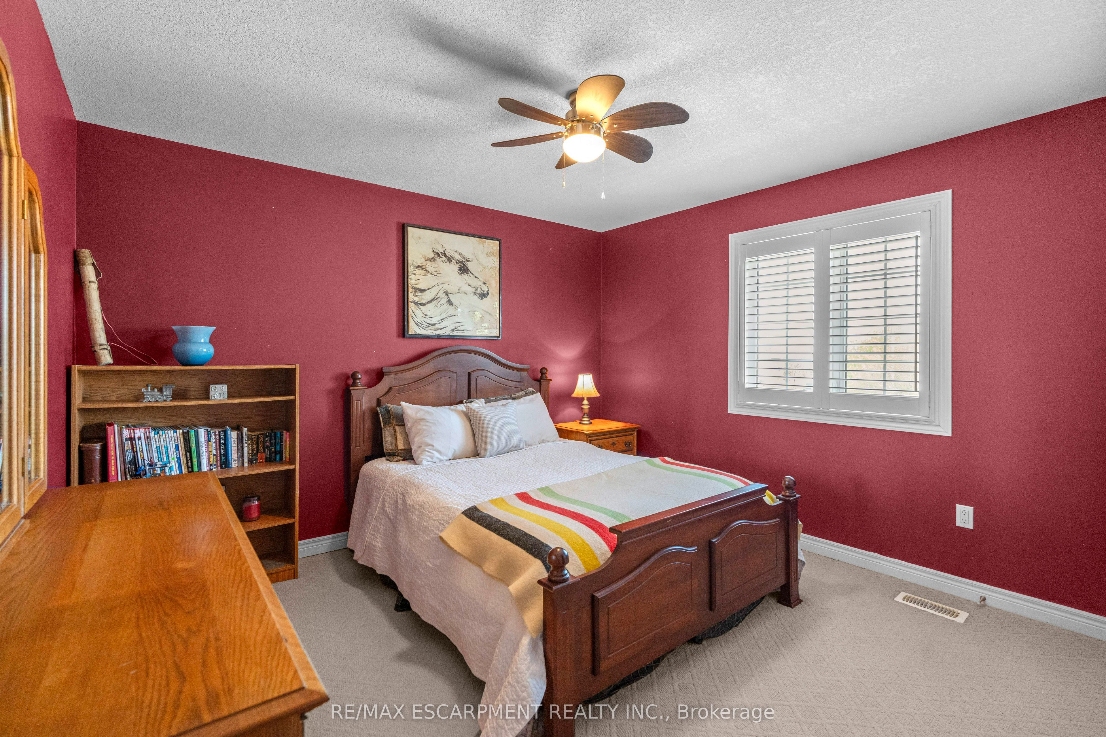 28 Edgecroft Crescent