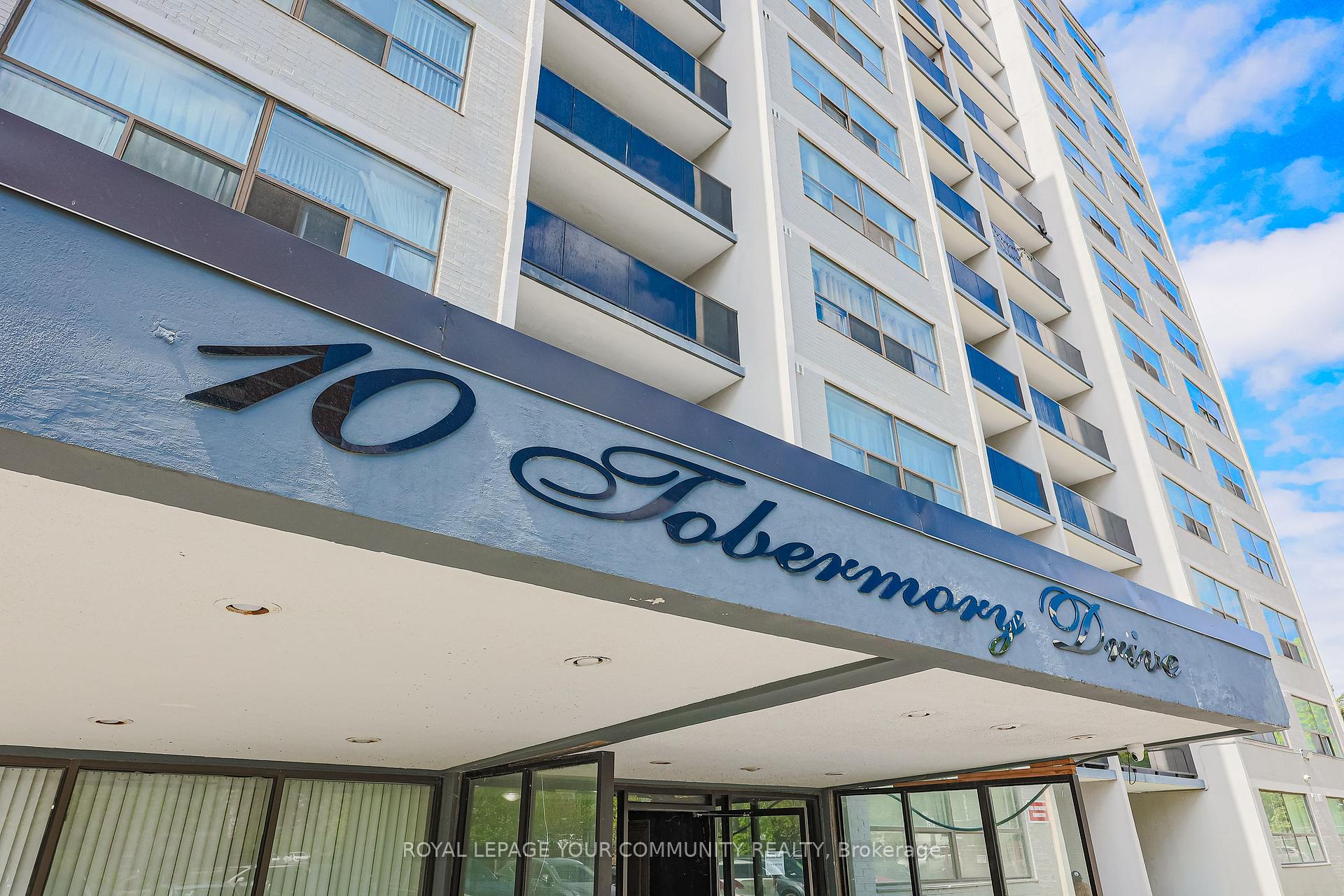 2 Bedrooms Condo at 10 Tobermory, Toronto For sale