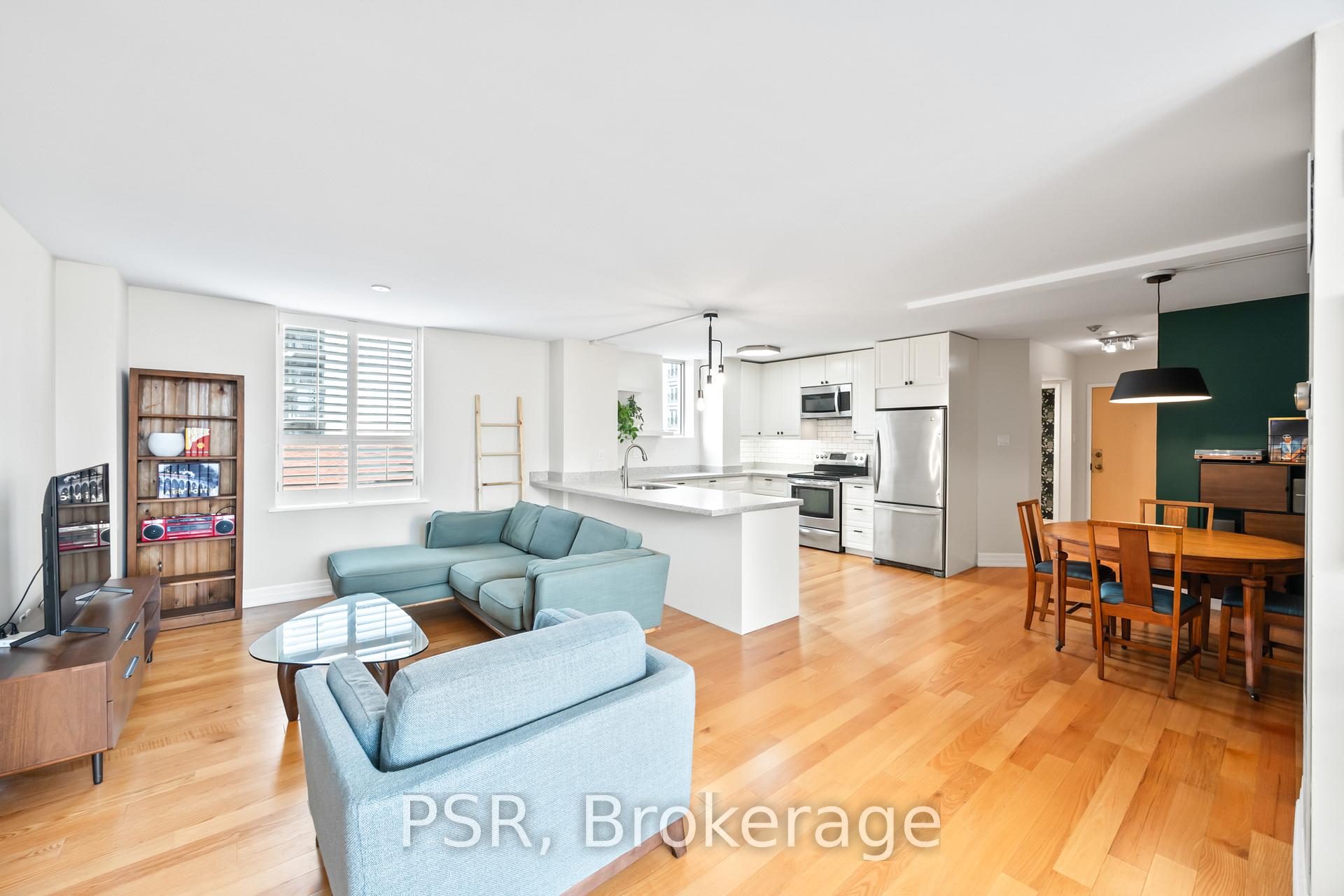 2 Bedrooms Condo at 95 Lombard, Toronto For sale