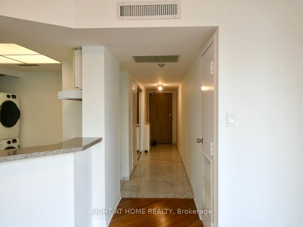 2 Bedrooms Condo at 1001 Bay, Toronto For sale