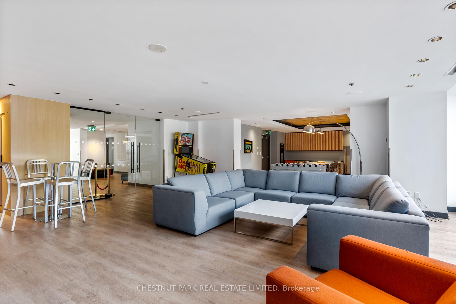 2 Bedrooms Condo at 285 Mutual, Toronto For sale
