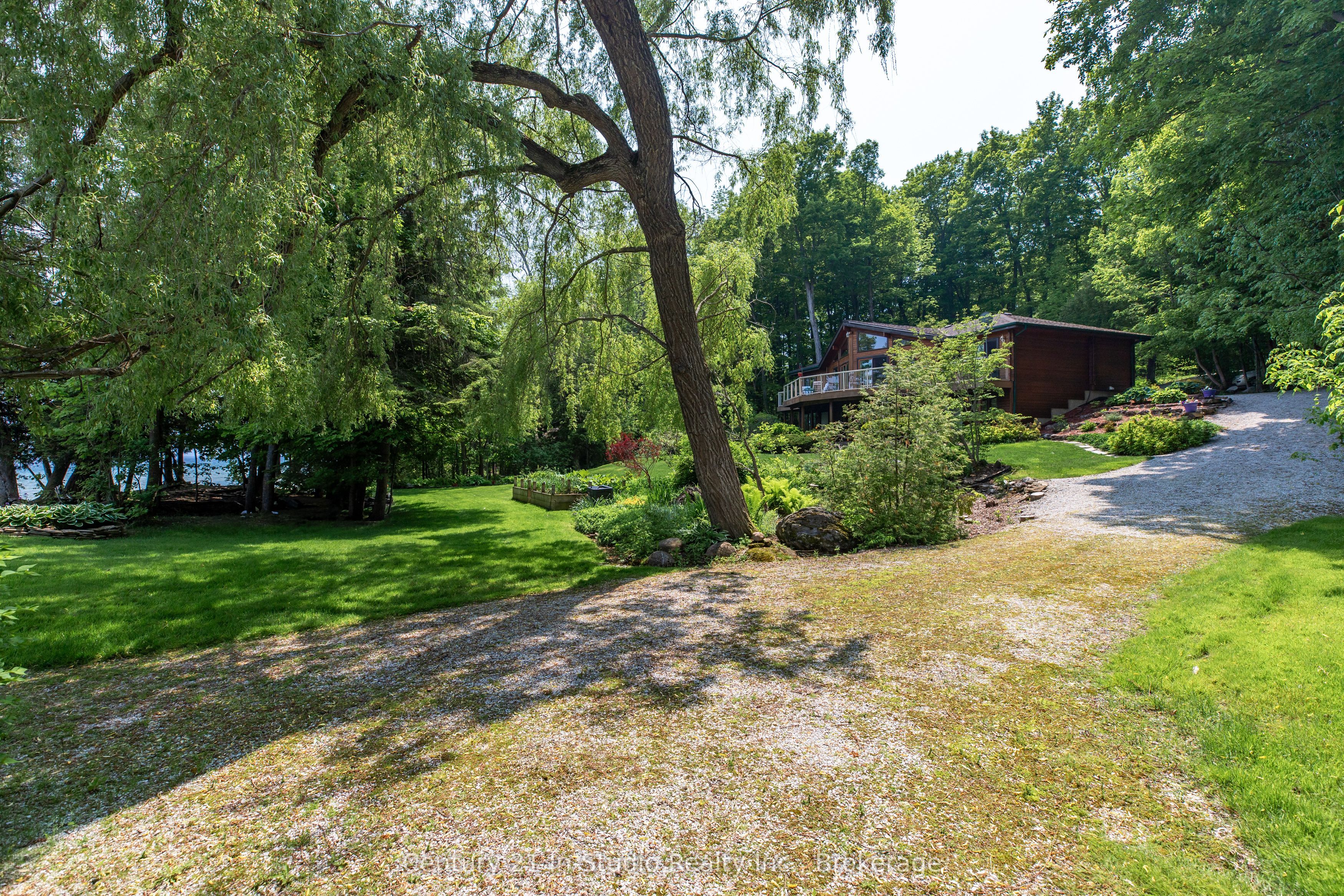 504877 GREY 1 Road