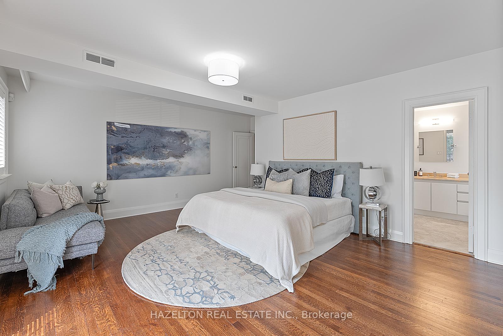 3 Bedrooms Condo at 9 Clarendon, Toronto For sale