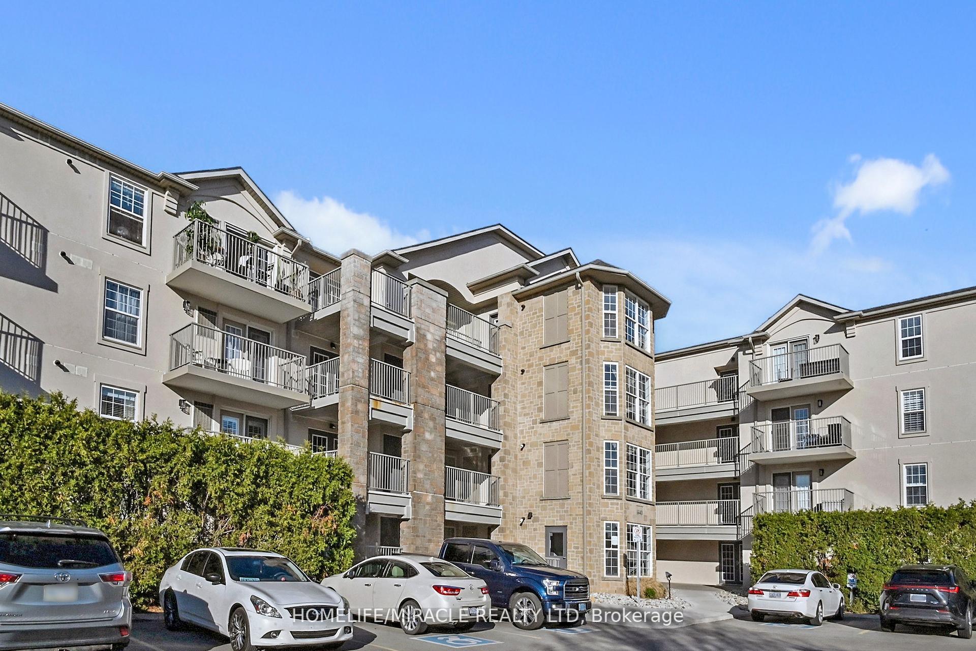 2 Bedrooms Condo at 1440 Bishops, Oakville For sale