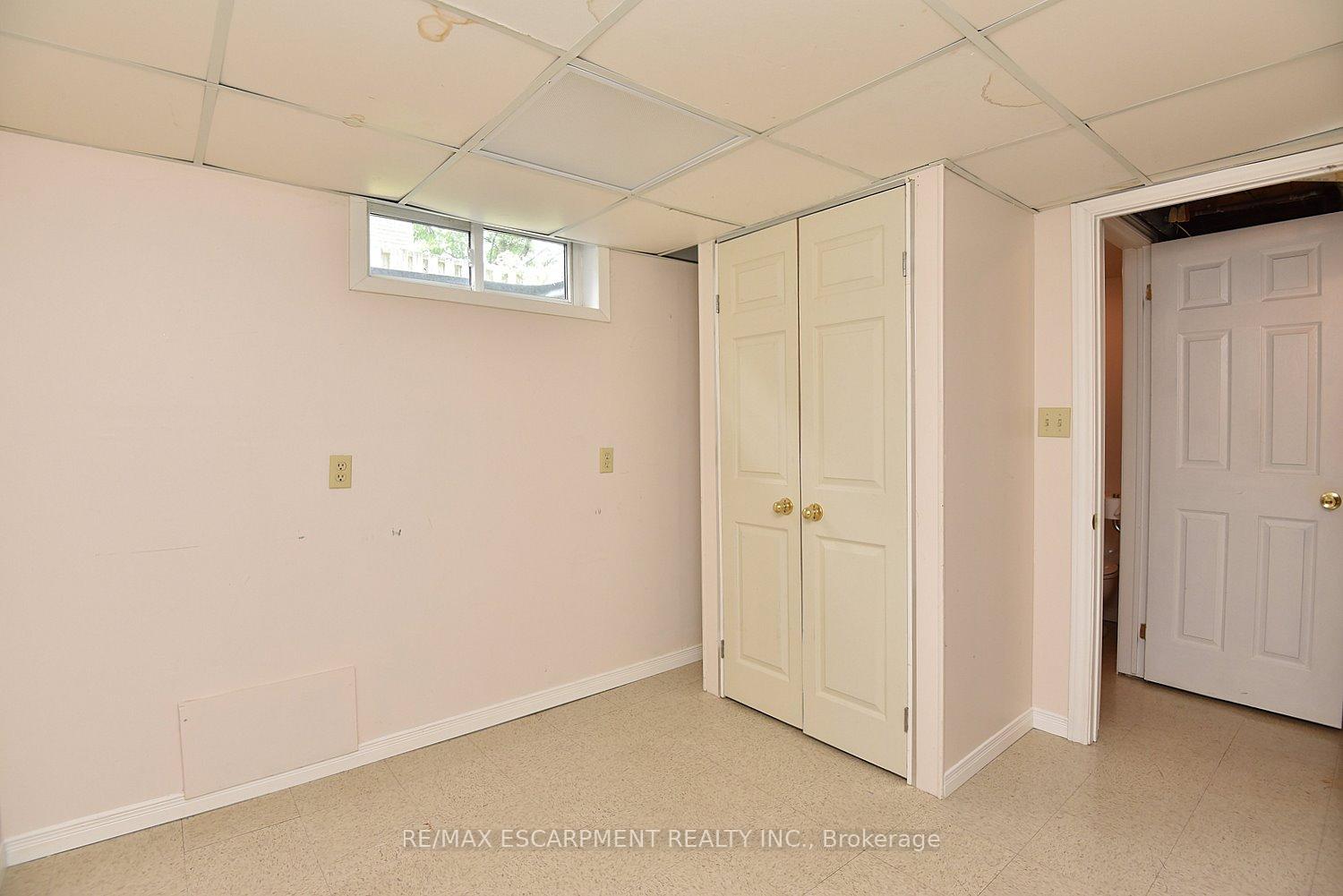 4 Bedrooms Condo at 250 Magnolia, Hamilton For sale
