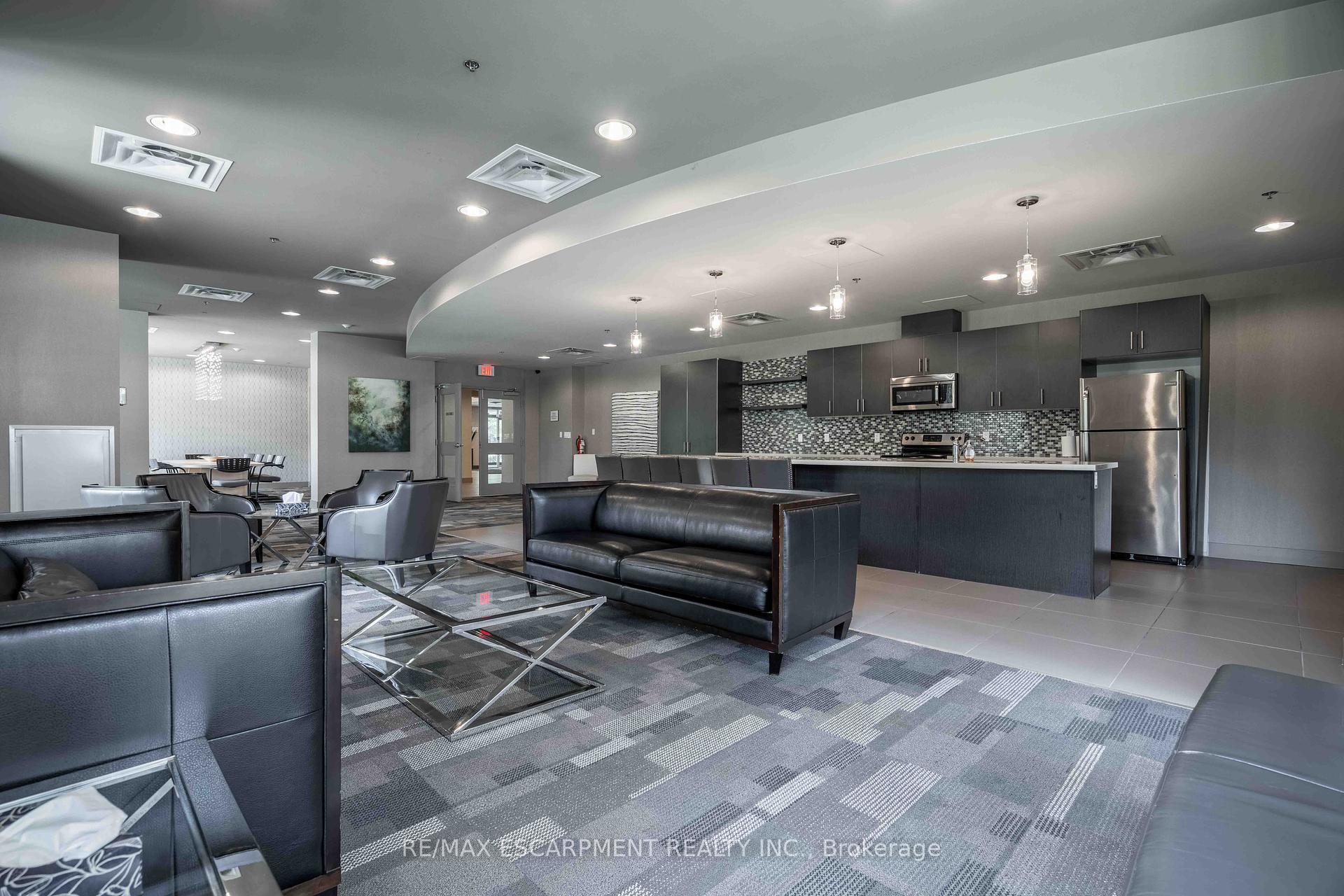 1 Bedroom Condo at 90 CHARLTON, Hamilton For sale