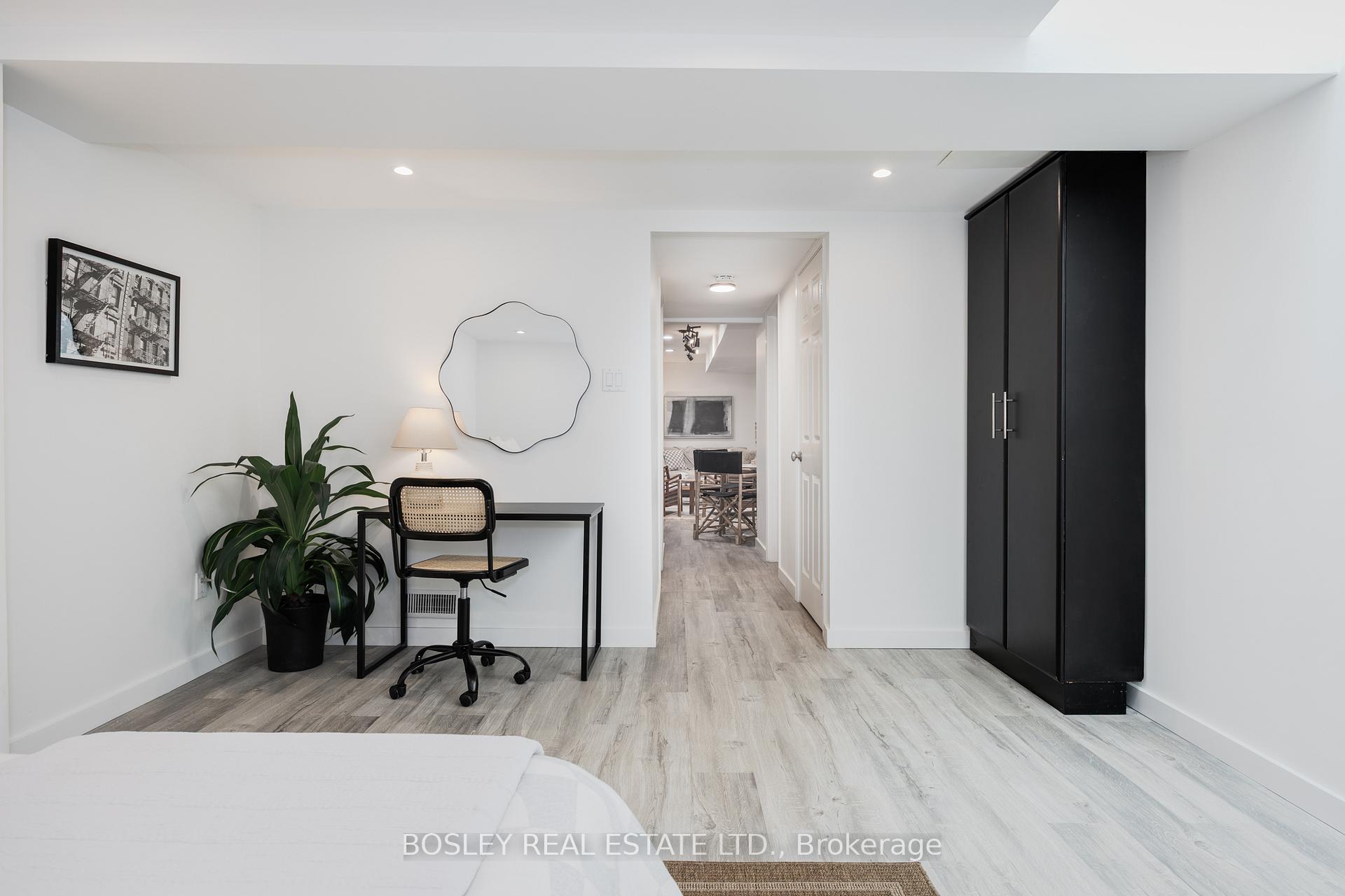 4 Bedrooms Condo at 95 Summerhill, Toronto For sale