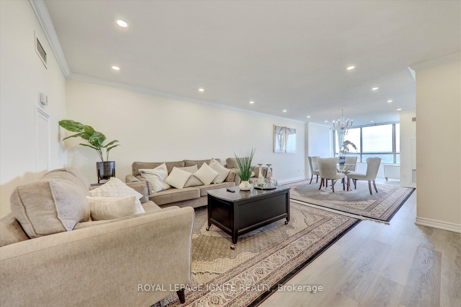 3 Bedrooms Condo at 131 Torresdale, Toronto For sale
