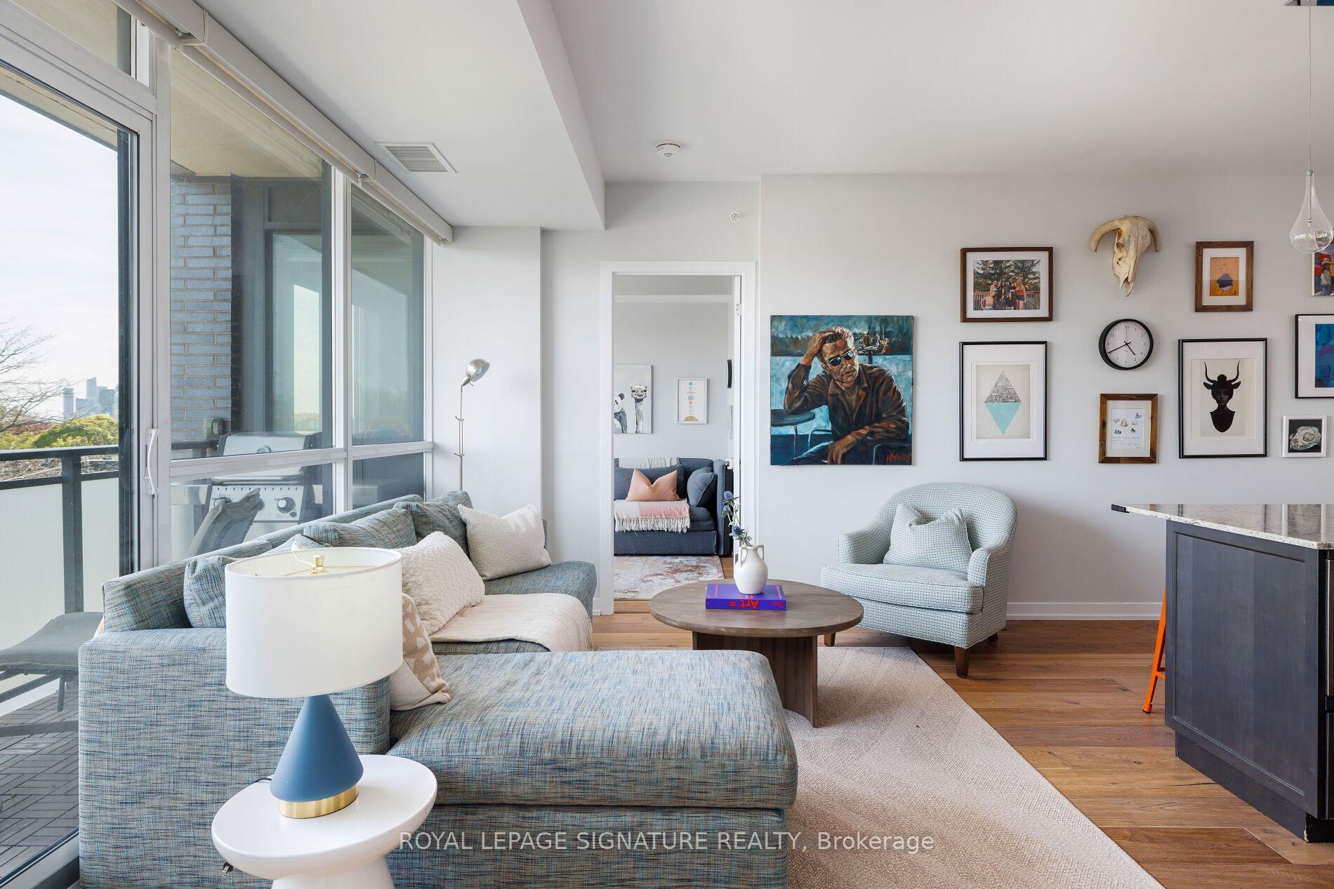 3 Bedrooms Condo at 38 Howard Park, Toronto For sale