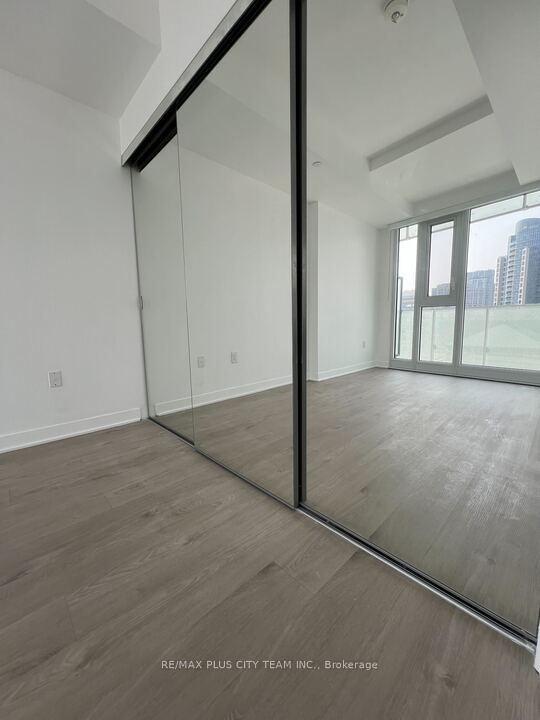 3900 Confederation Parkway E, #1412