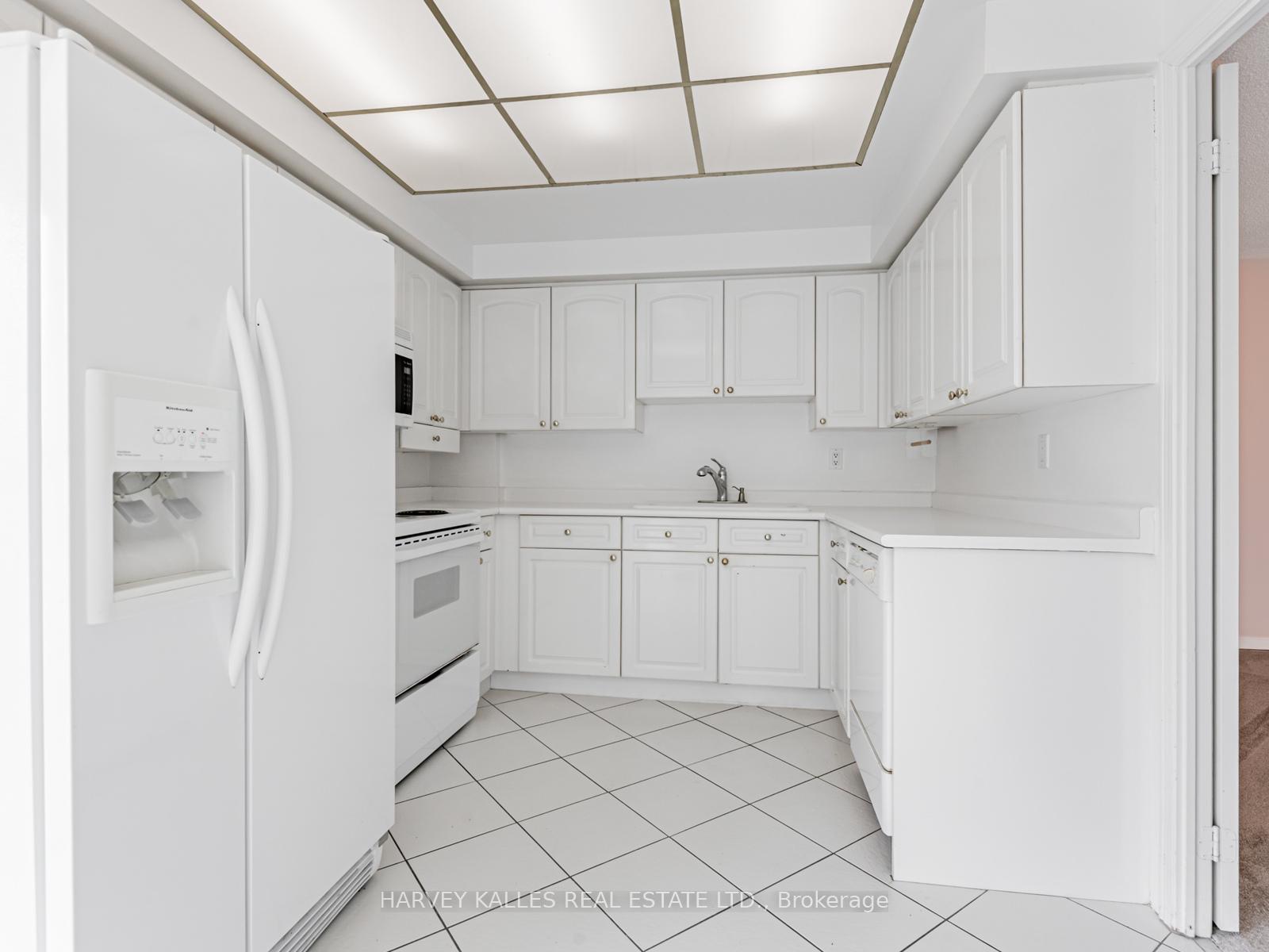 2 Bedrooms Condo at 10 Tichester, Toronto For sale