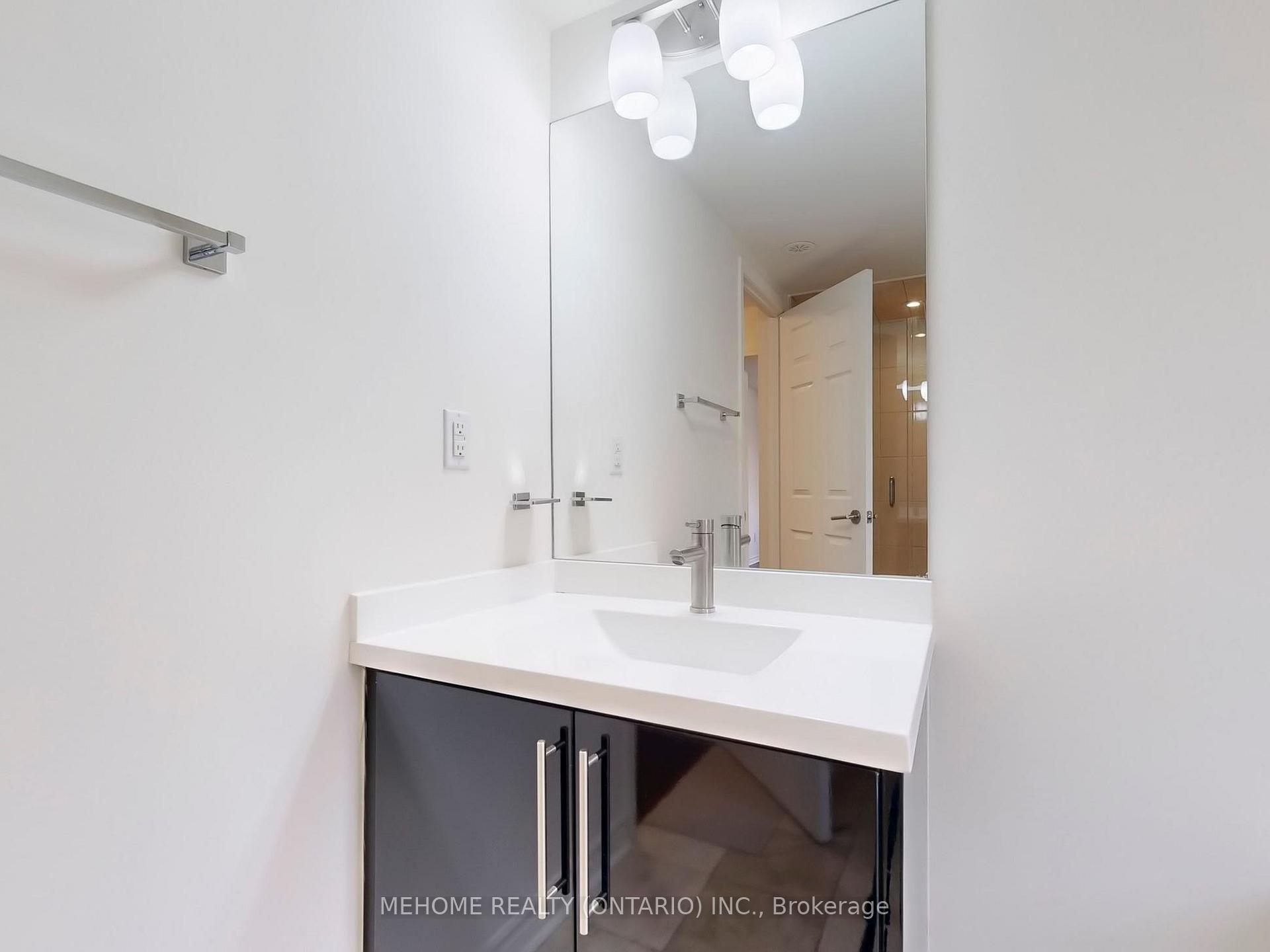 3 Bedrooms Condo at 7 Brighton, Vaughan For sale