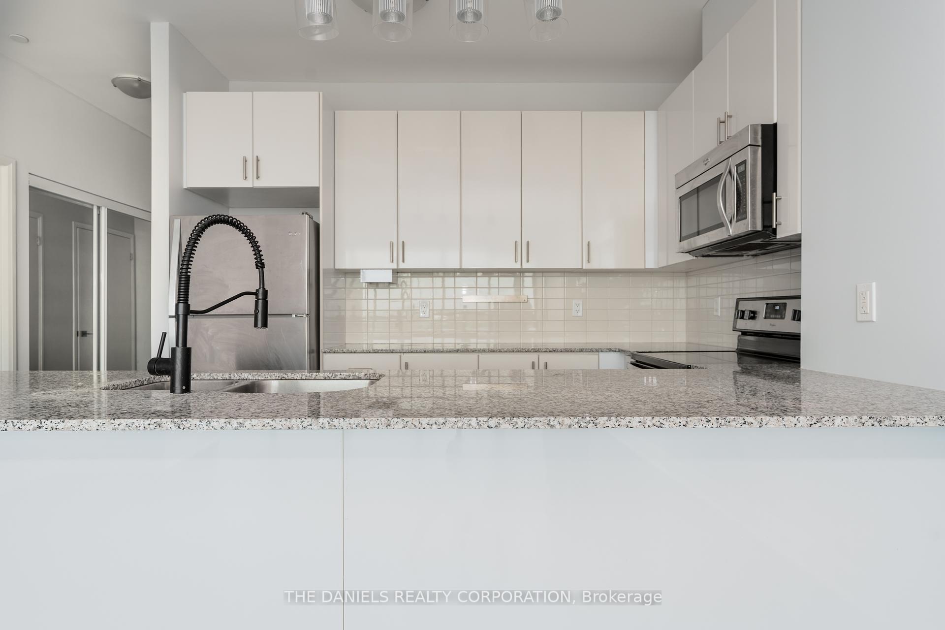 2 Bedrooms Condo at 2900 Highway 7, Vaughan For sale
