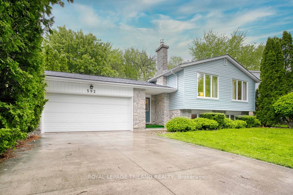 592 Village Green