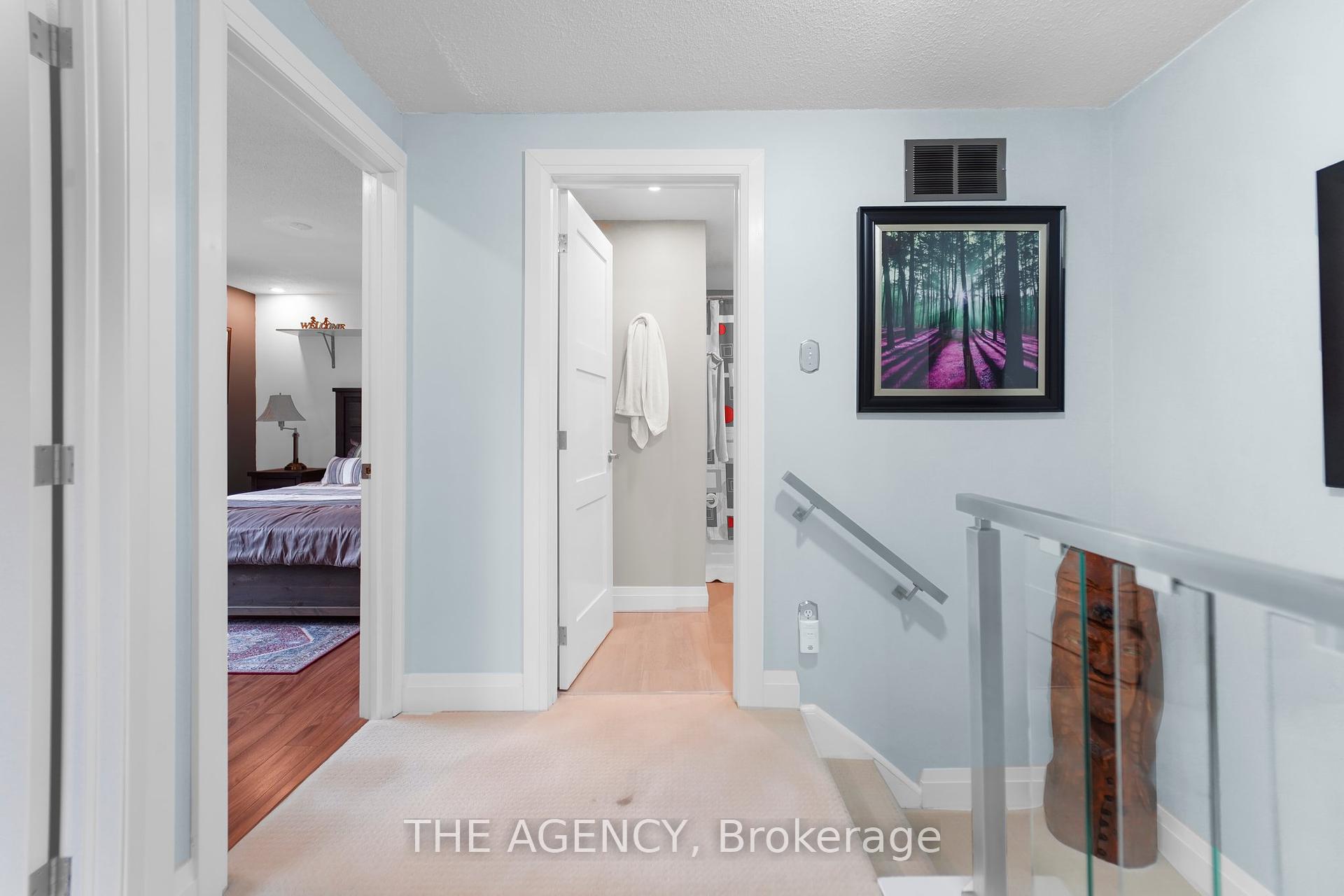 3 Bedrooms Condo at 965 Francis, Burlington For sale