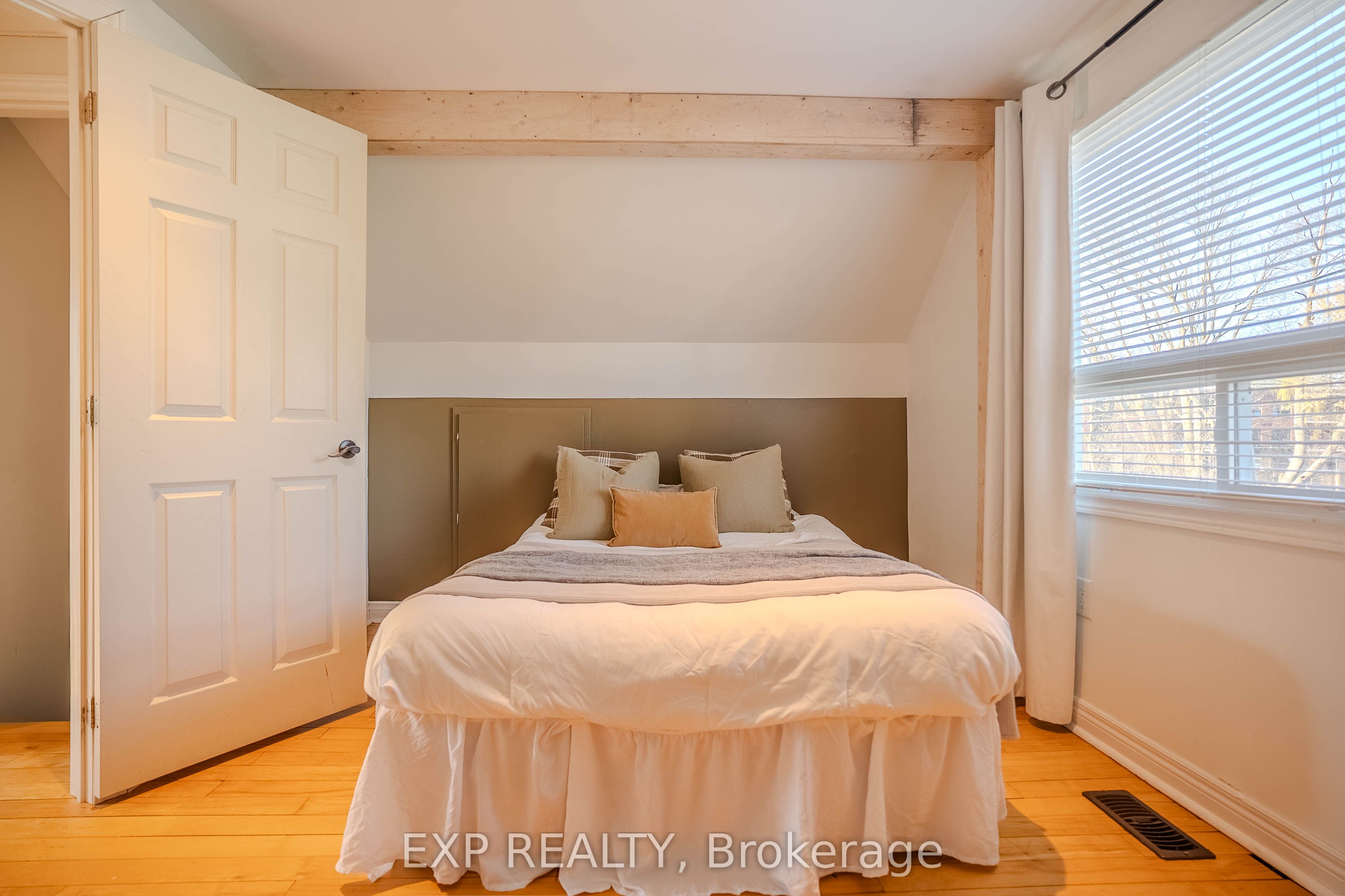 6461 Mcleod Road, Niagara Falls, ON L2G 3G3