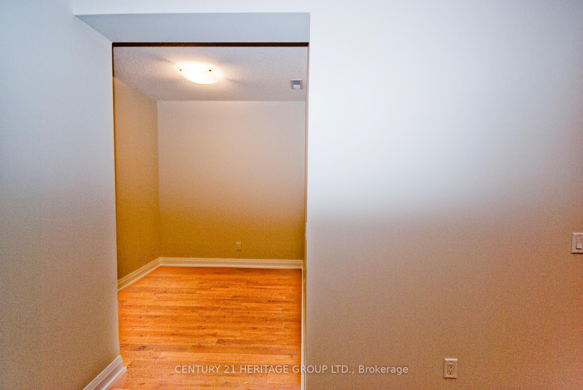 2 Bedrooms Condo at 85 North Park, Vaughan For sale