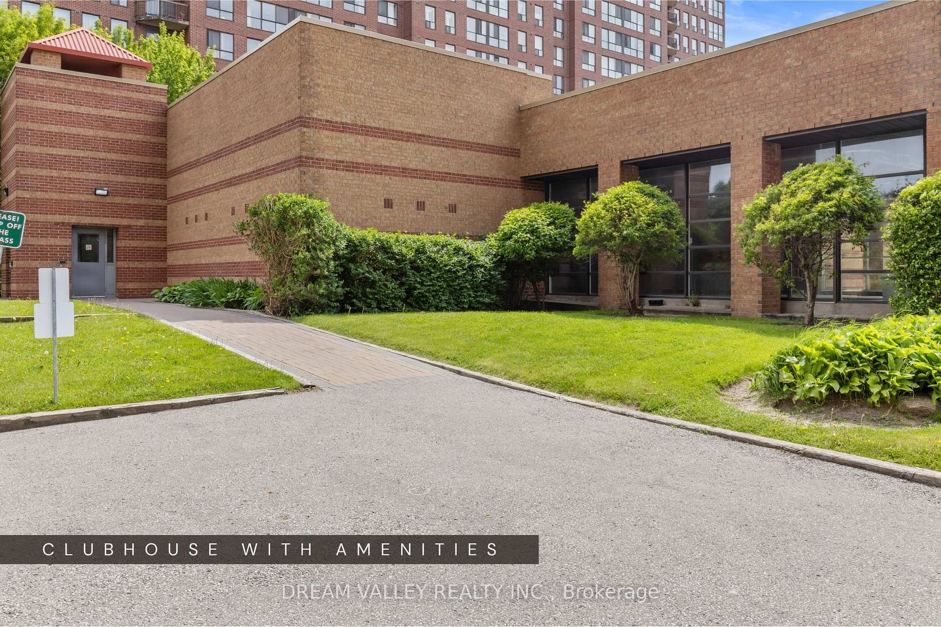 3 Bedrooms Condo at 330 Mccowan, Toronto For sale