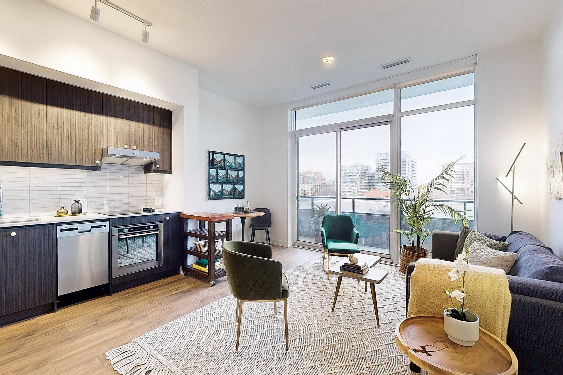 2 Bedrooms Condo at 9 Tecumseth, Toronto For sale