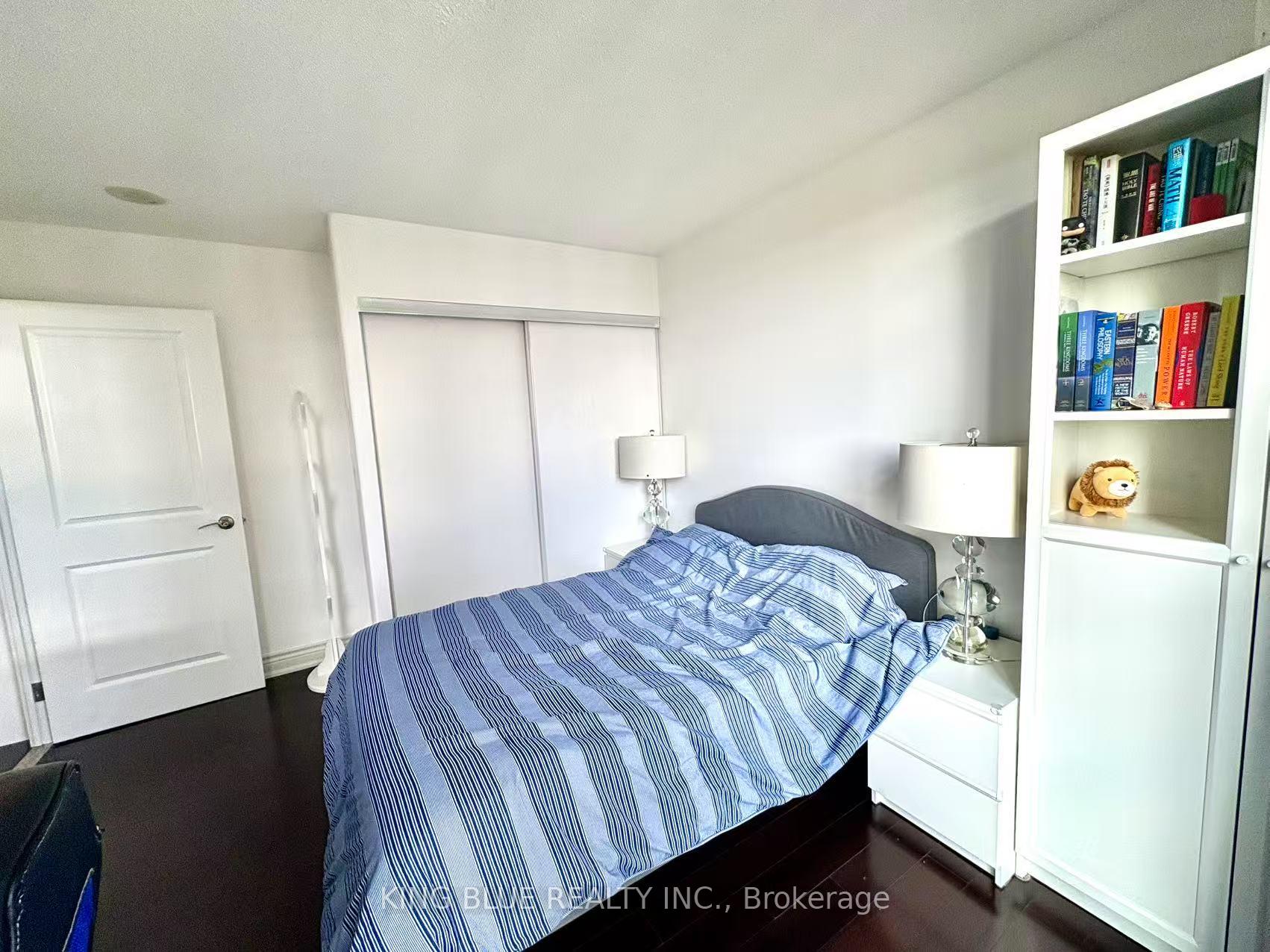 3 Bedrooms Condo at 35 Bastion,  Toronto For sale