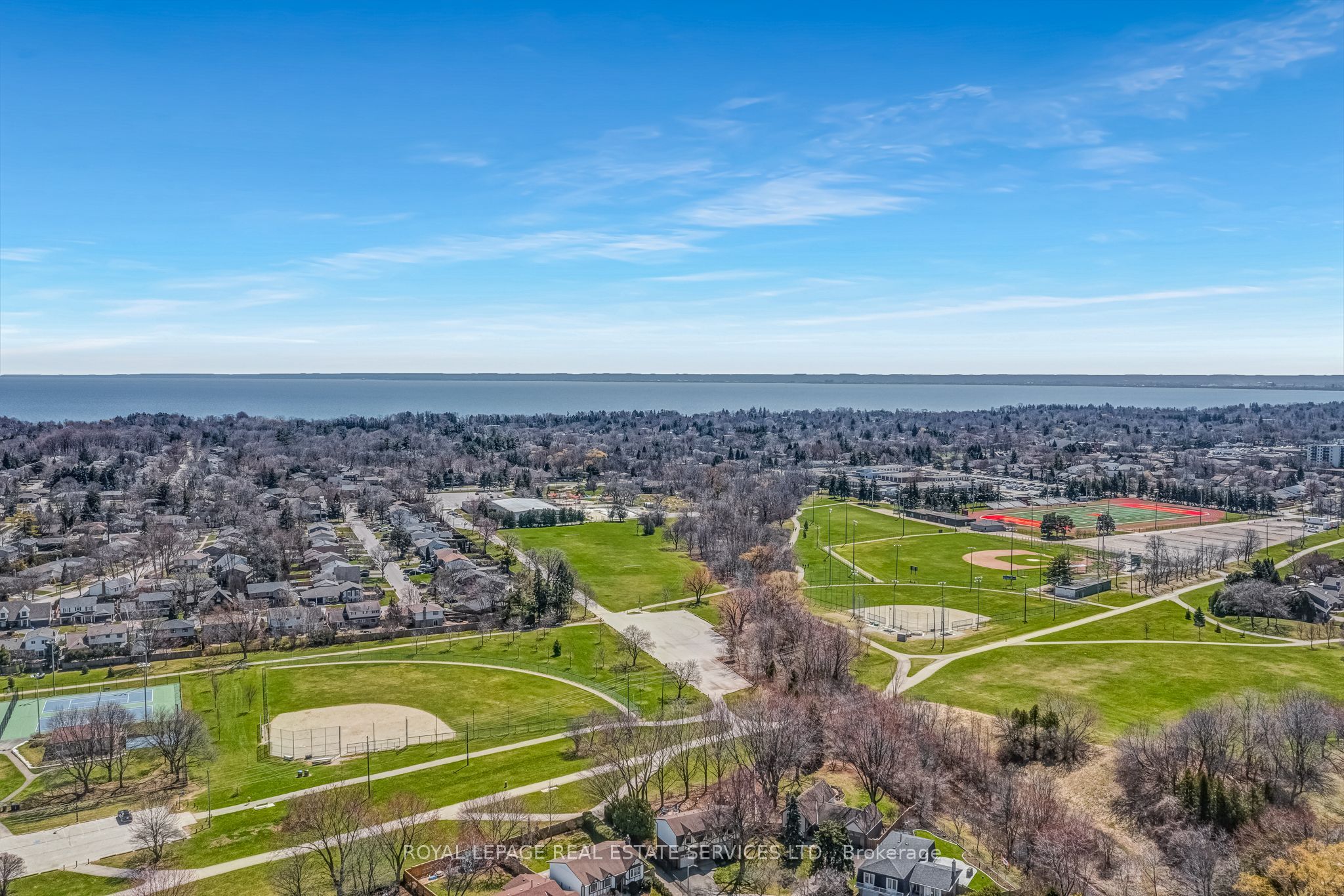 679 Demaris Court, Burlington, ON L7L 5C9