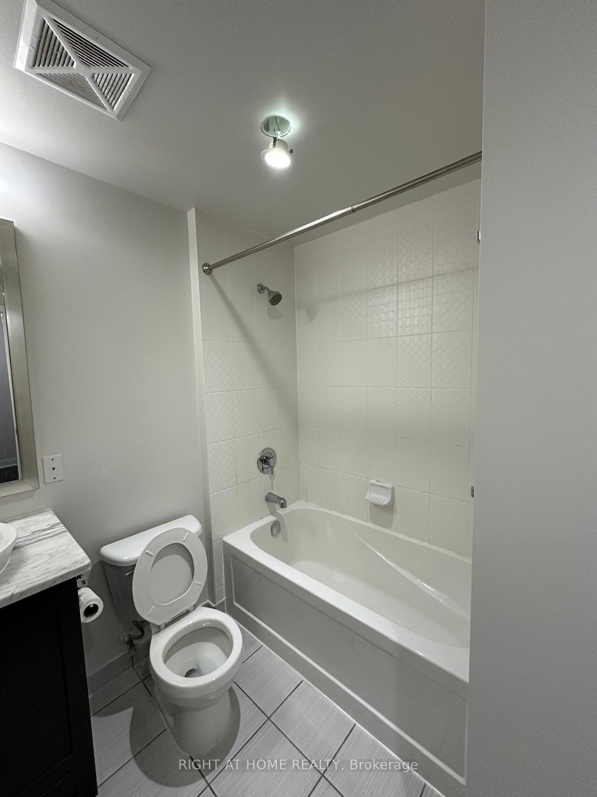 2 Bedrooms Condo at 825 Church,  Toronto For sale