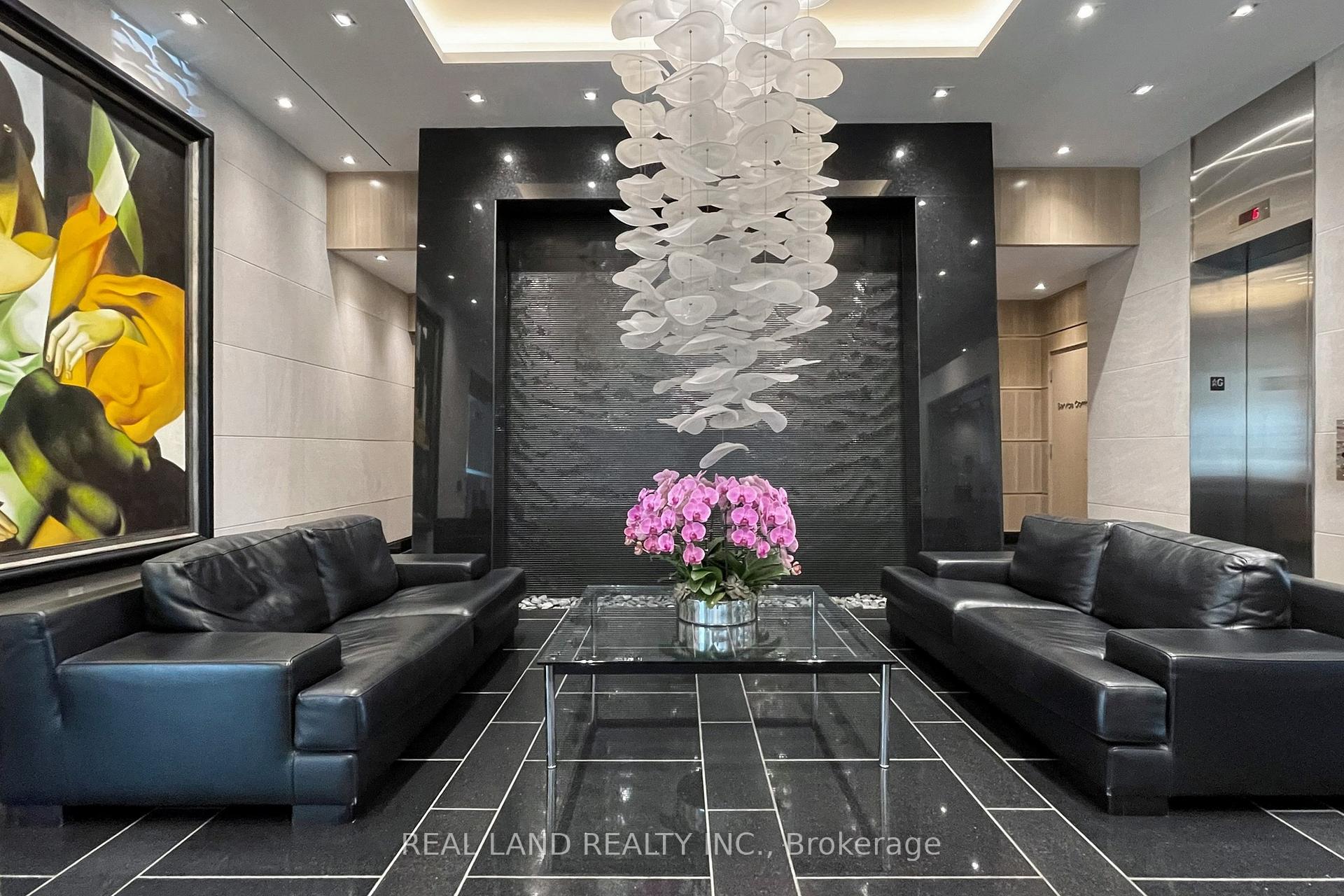 2 Bedrooms Condo at 206 Bloor, Toronto For sale