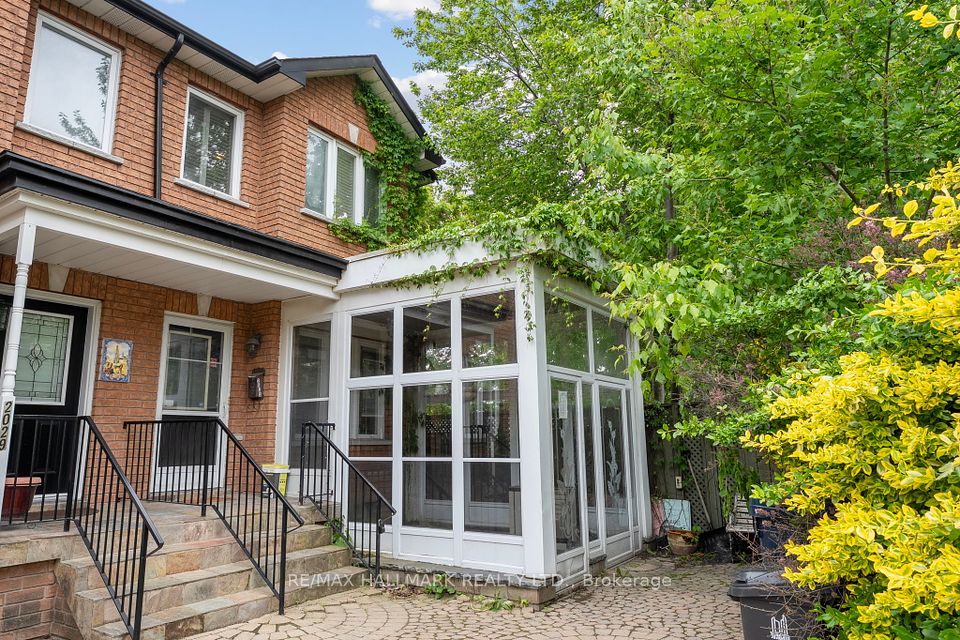 2031 Davenport Road, Toronto, ON M6N 1C5