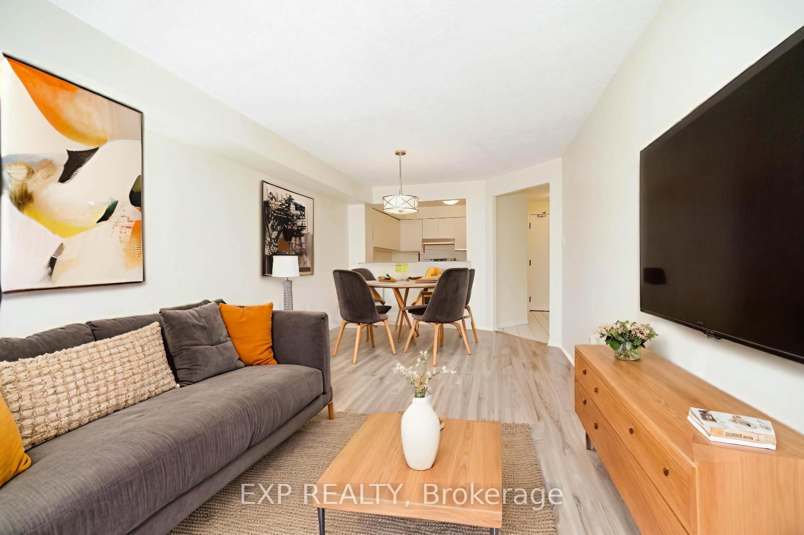 2 Bedrooms Condo at 410 Mclevin, Toronto For sale