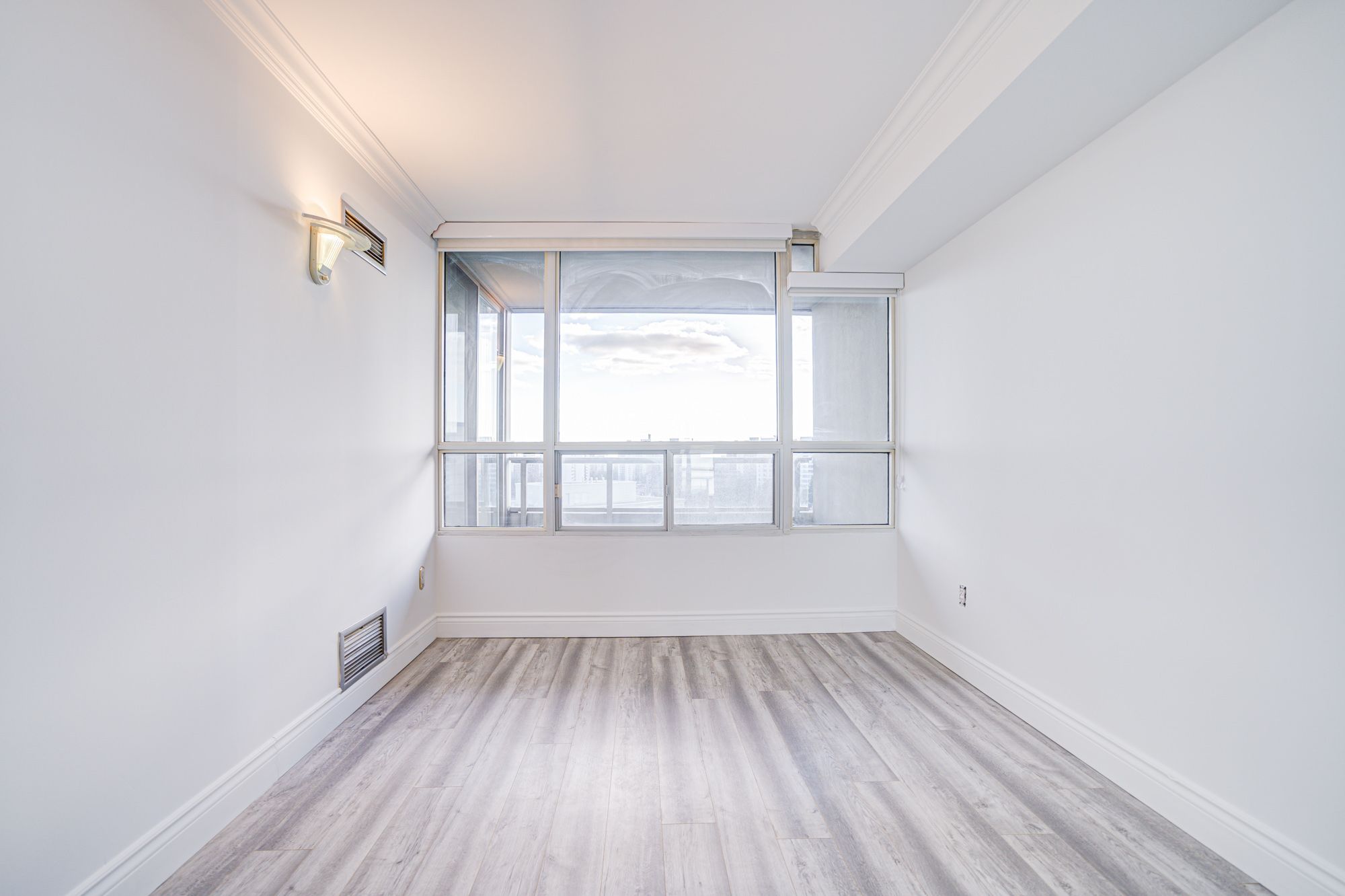 11 Townsgate Drive 1204