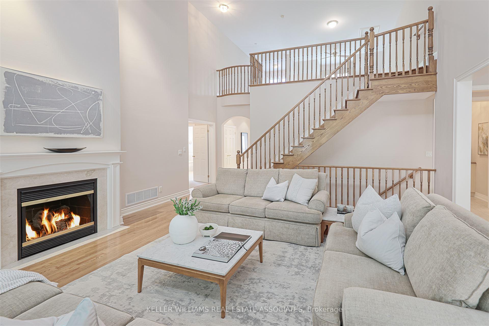 2 Bedrooms Condo at 726 Hidden Grove, Mississauga For sale