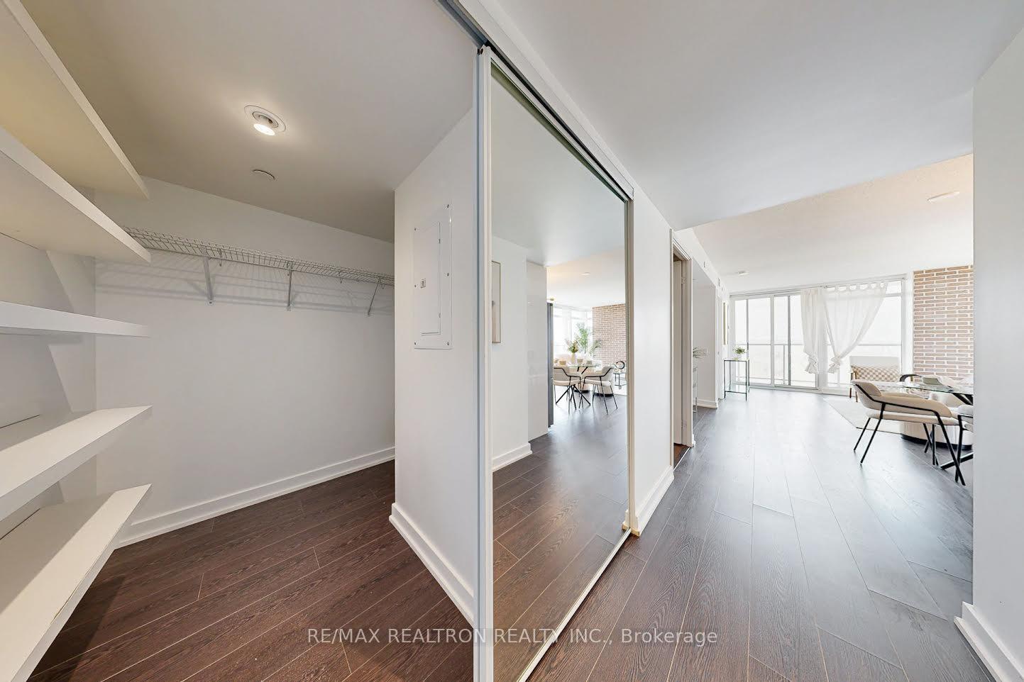 2 Bedrooms Condo at 72 Esther Shiner,  Toronto For sale