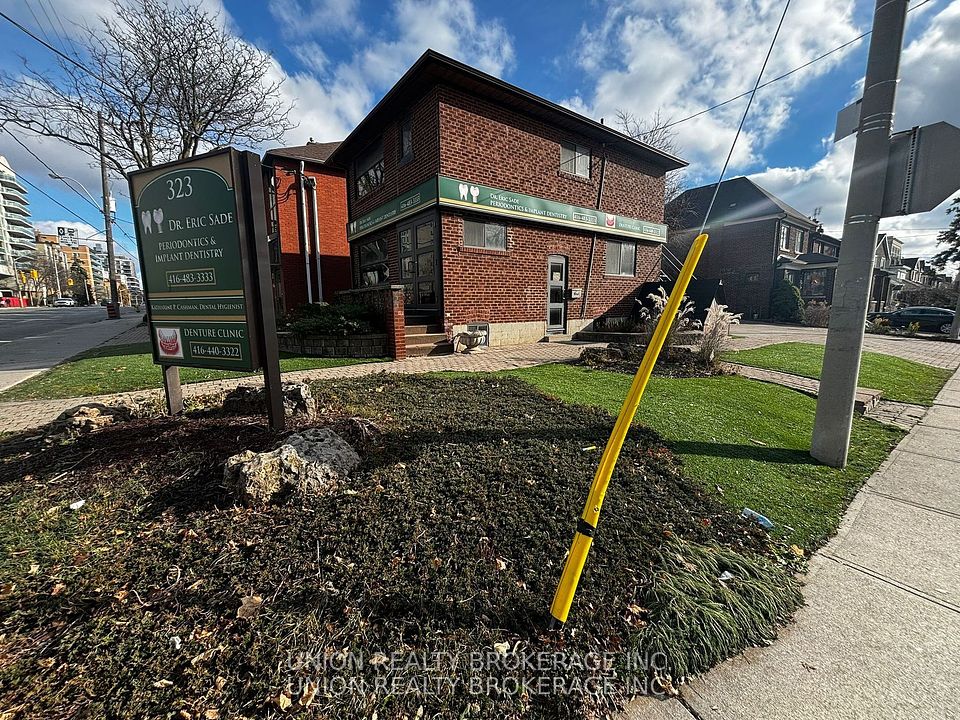 323 Eglinton