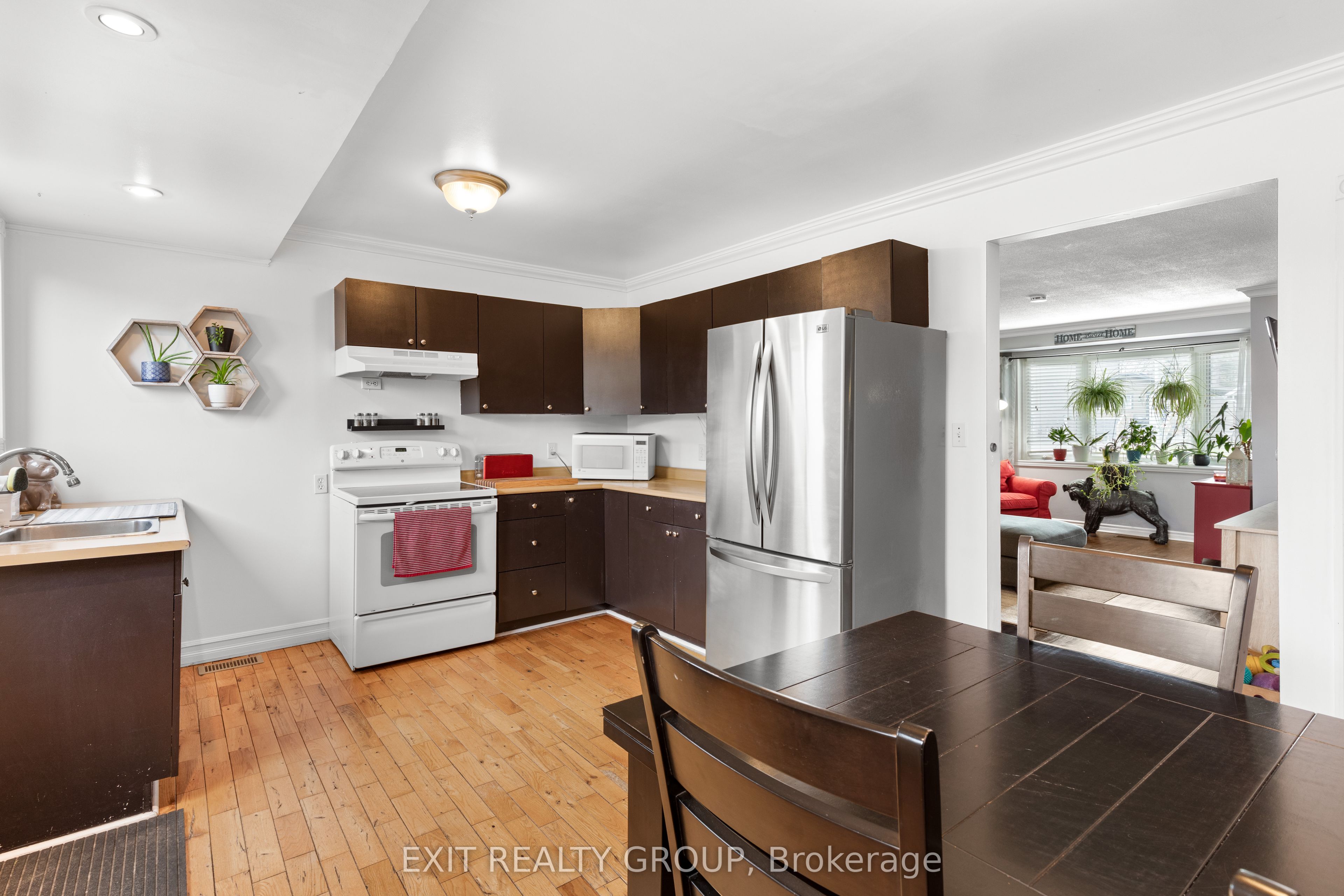 1122 Cedar Street, Oshawa, ON L1J 3S1