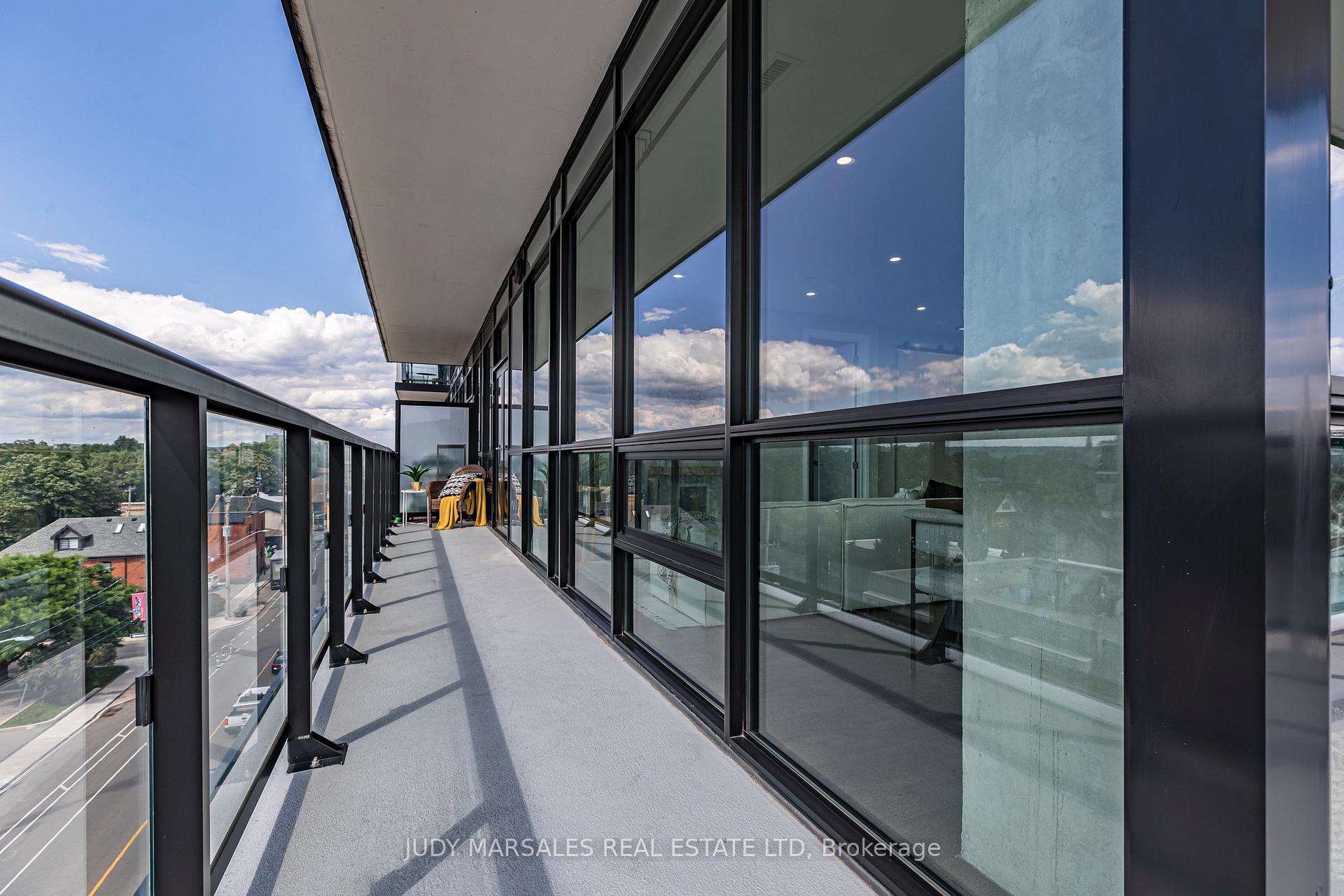 2 Bedrooms Condo at 101 Locke,  Hamilton For sale