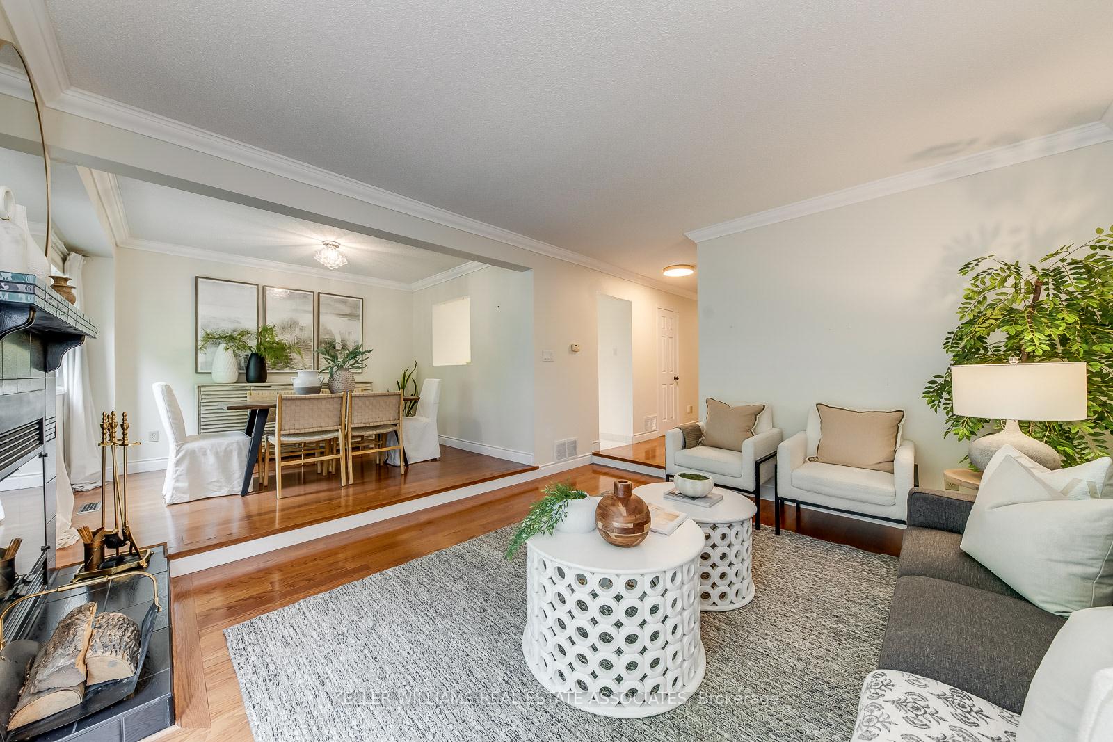 4 Bedrooms Condo at 3050 Orleans, Mississauga For sale