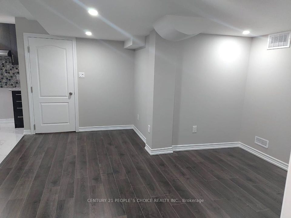 92 Yardley Crescent, Brampton, ON L6X 5L8