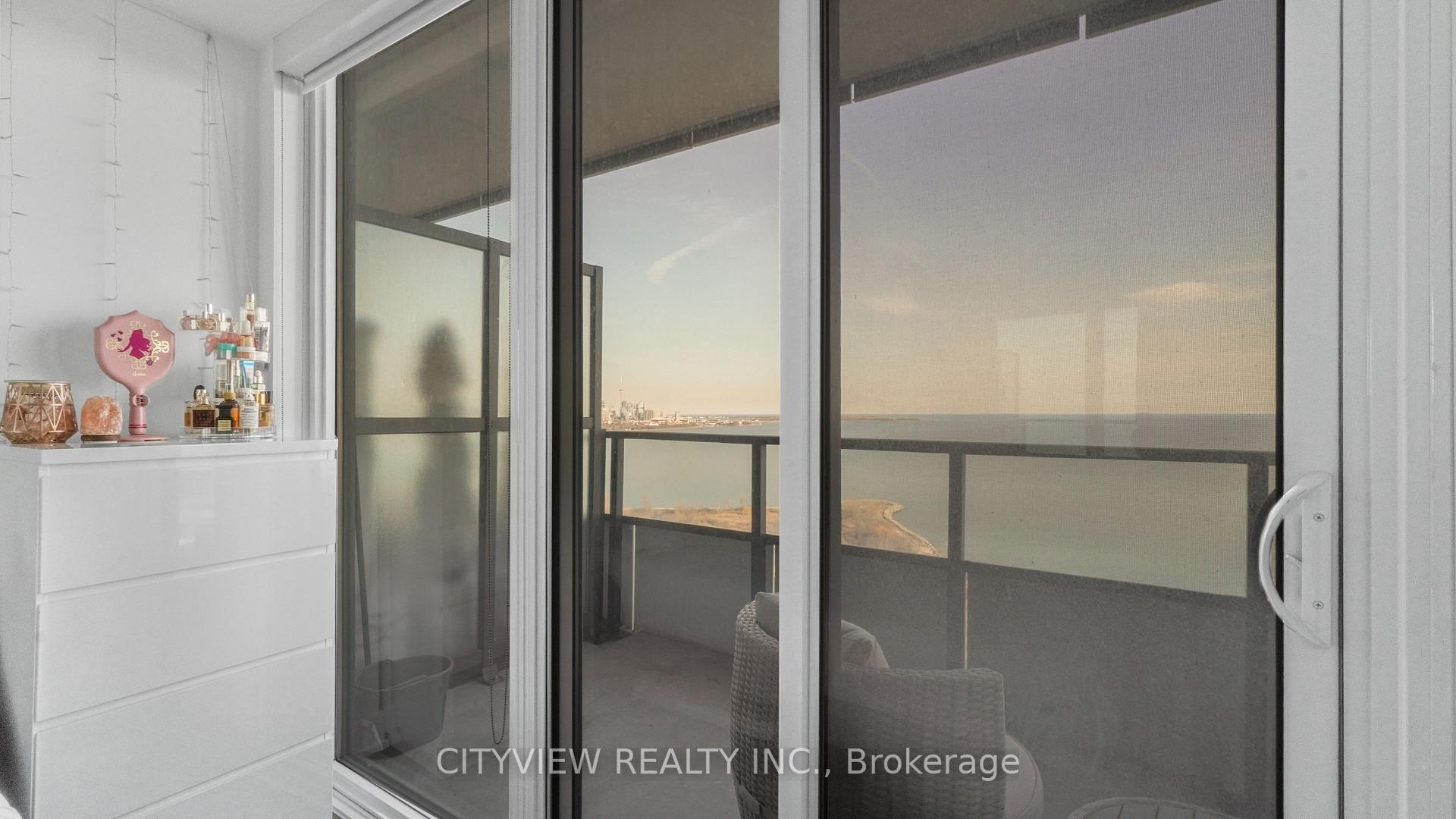 2 Bedrooms Condo at 20 Shore Breeze, Toronto For sale