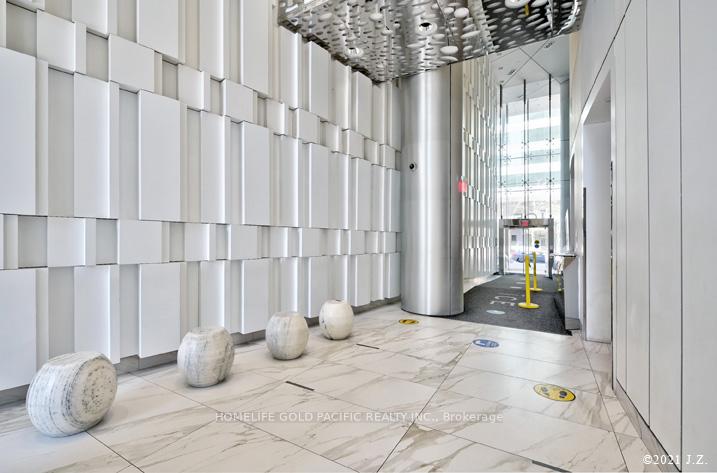 3 Bedrooms Condo at 14 York, Toronto For sale