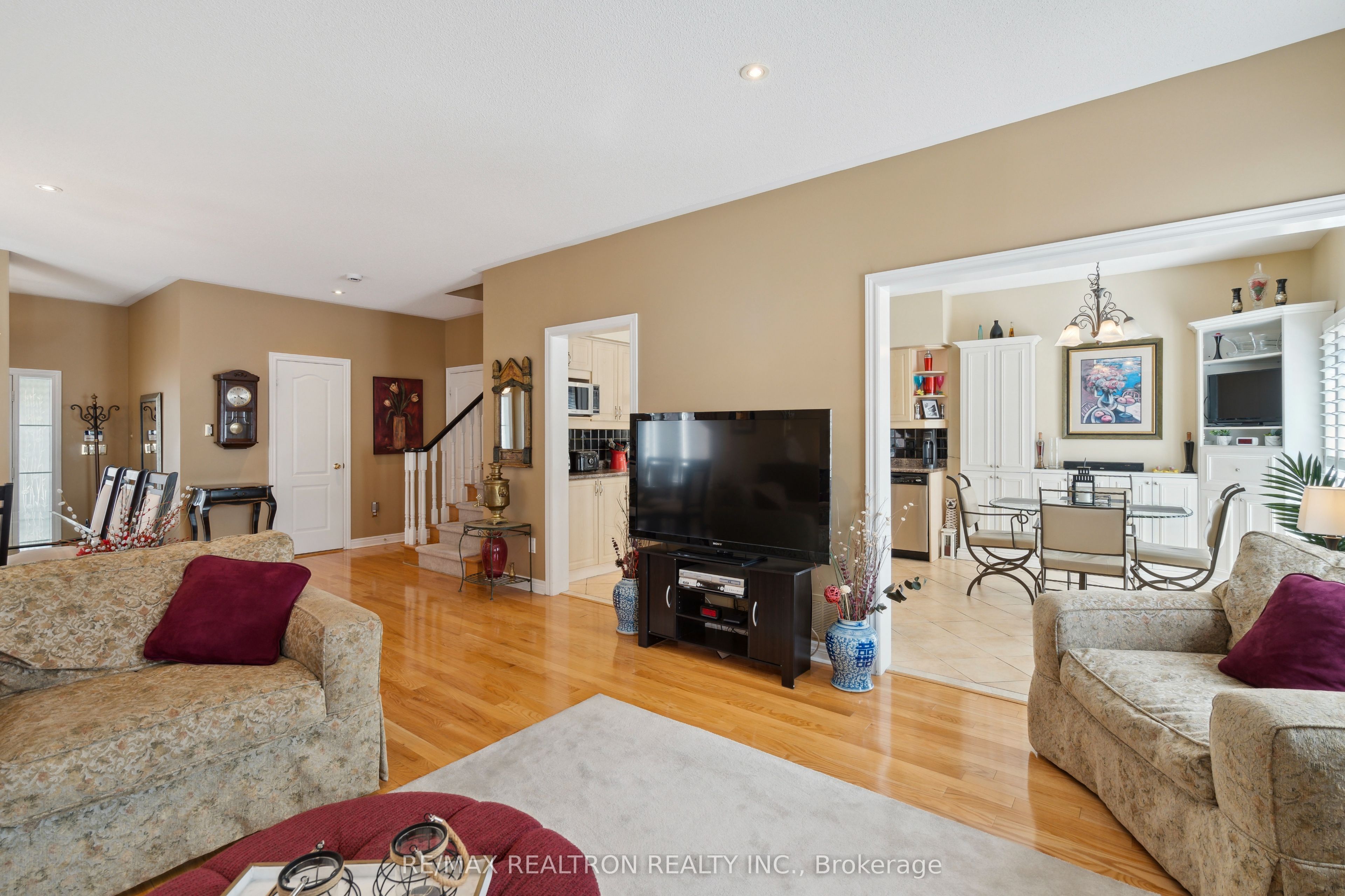 545 Pleasant Ridge Avenue