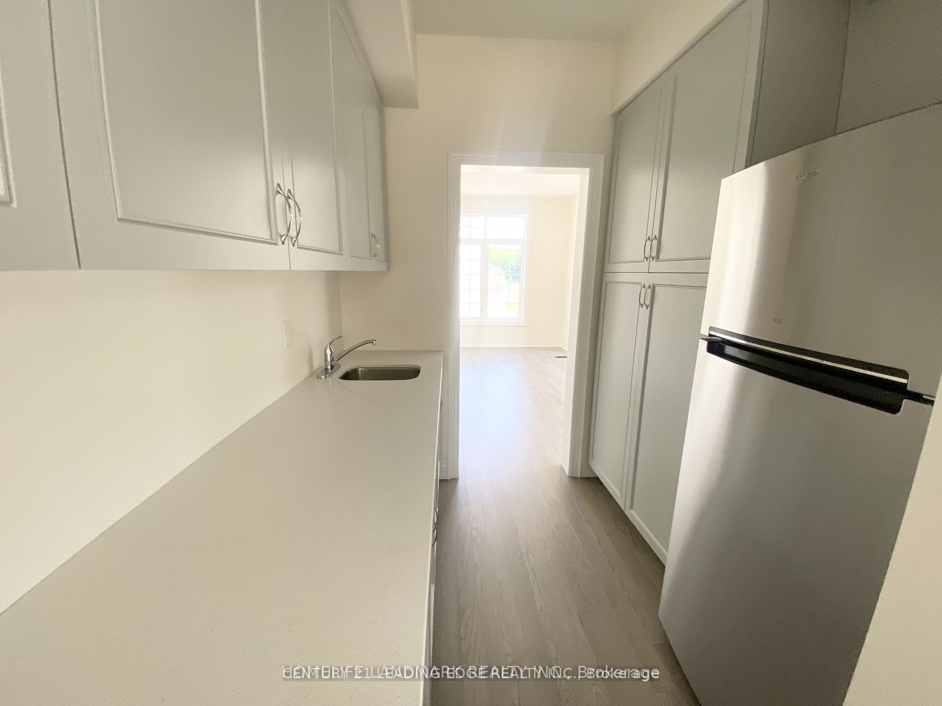 2 phillipsen Way