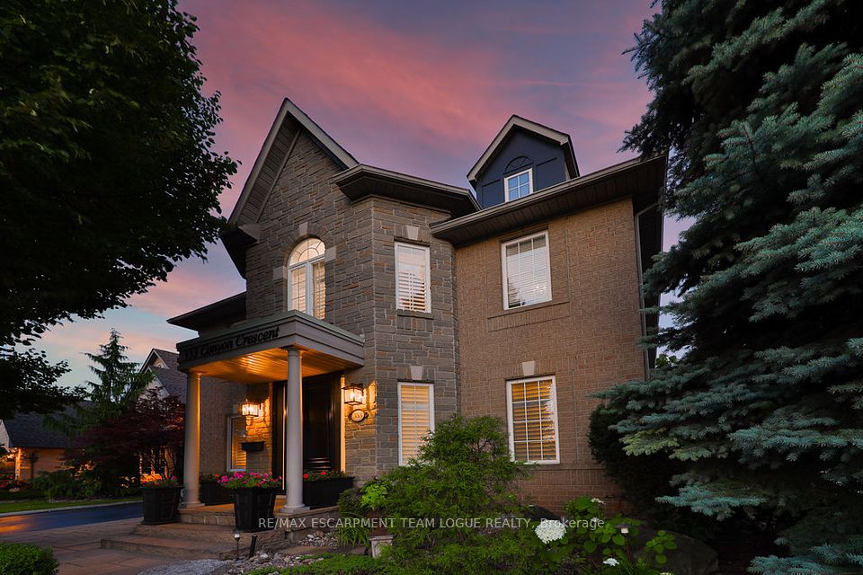 353 Canyon Crescent, Oakville, ON L6H 5T3