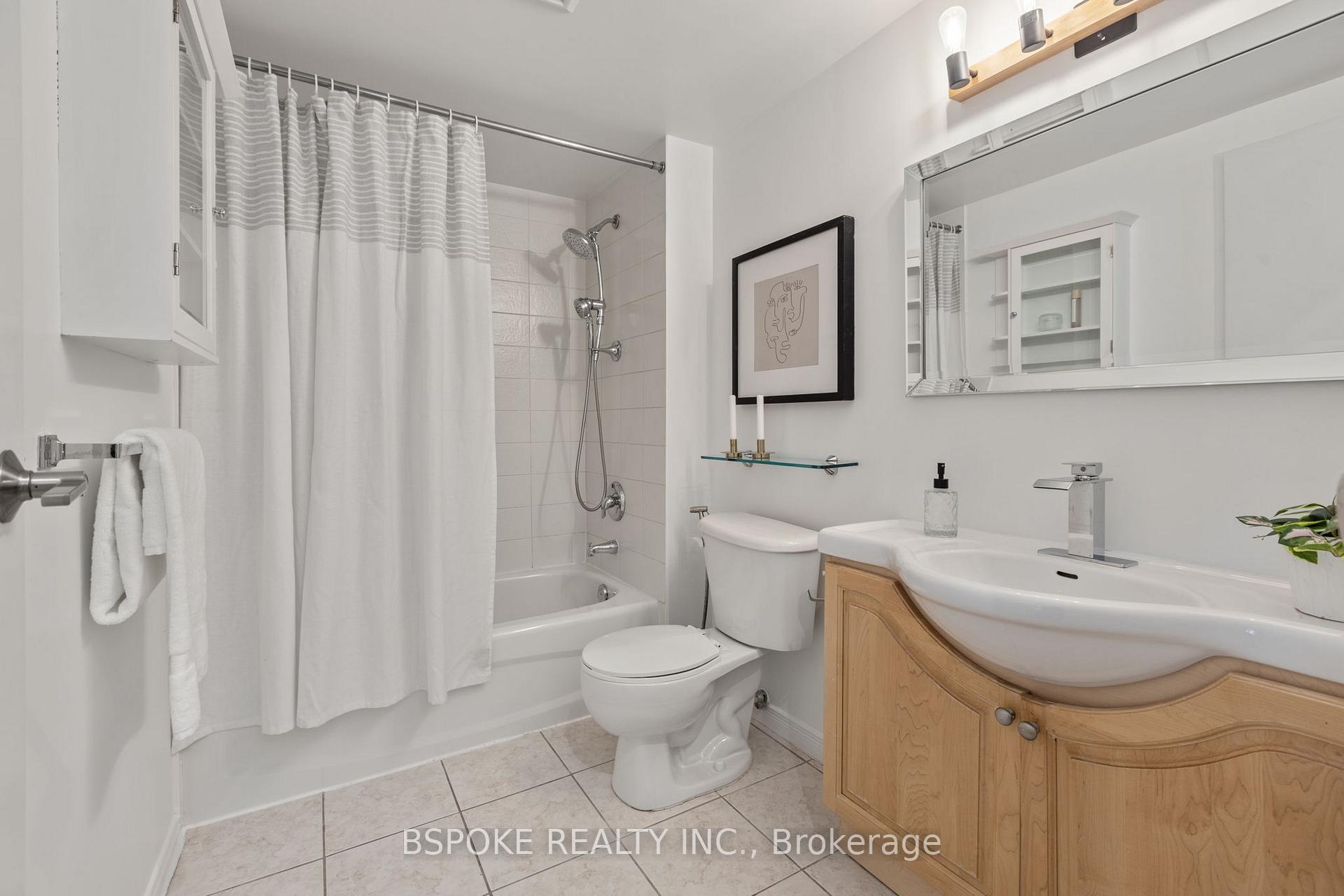 2 Bedrooms Condo at 46 Western Battery, Toronto For sale