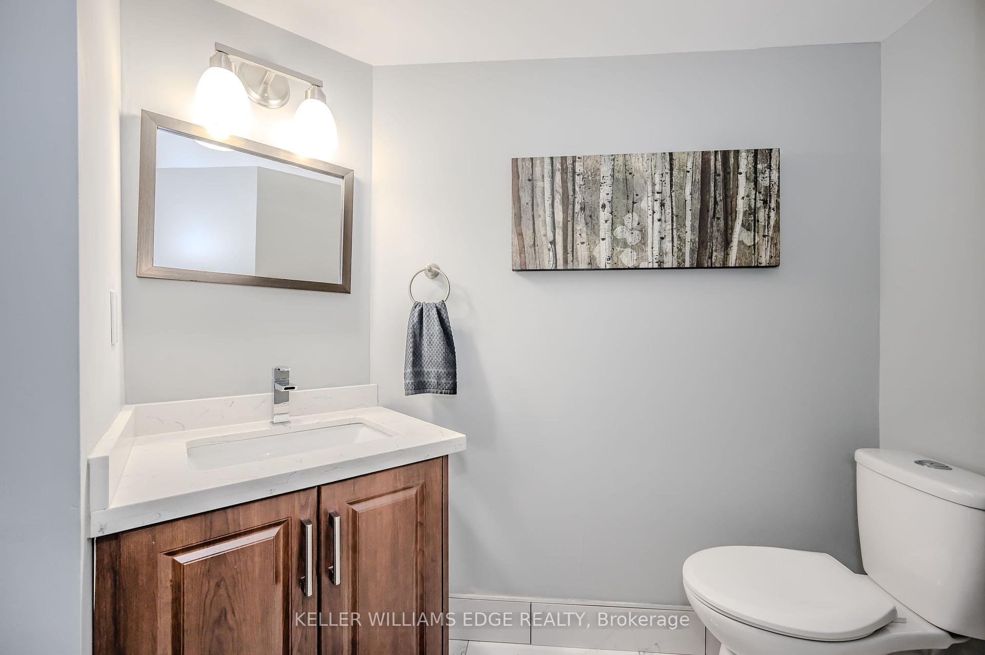 3 Bedrooms Condo at 1000 Cedarglen, Mississauga For sale