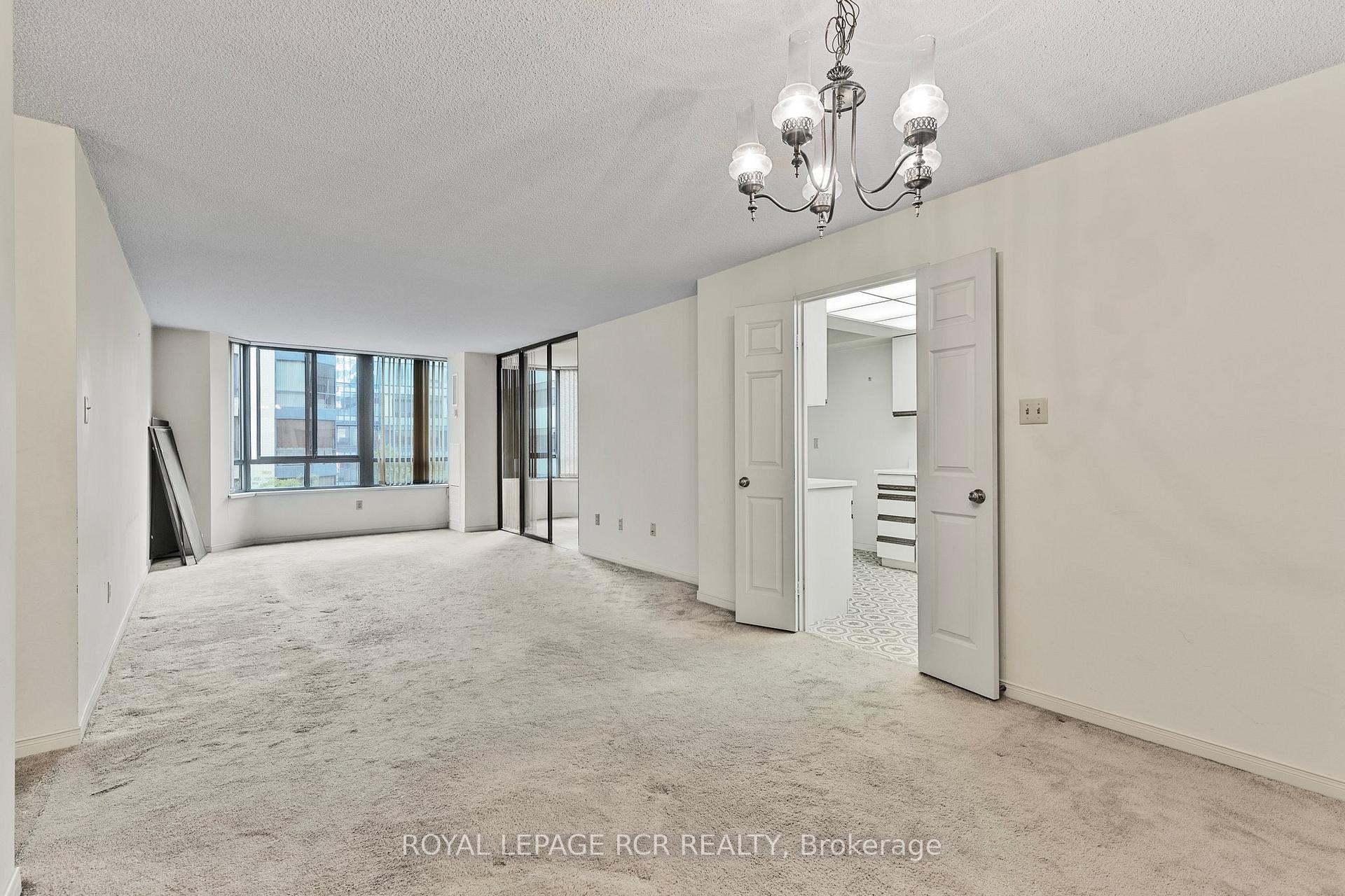 2 Bedrooms Condo at 195 St Patrick, Toronto For sale