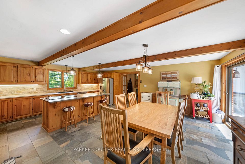 3923 Guest Road, Innisfil, ON L9S 2T2