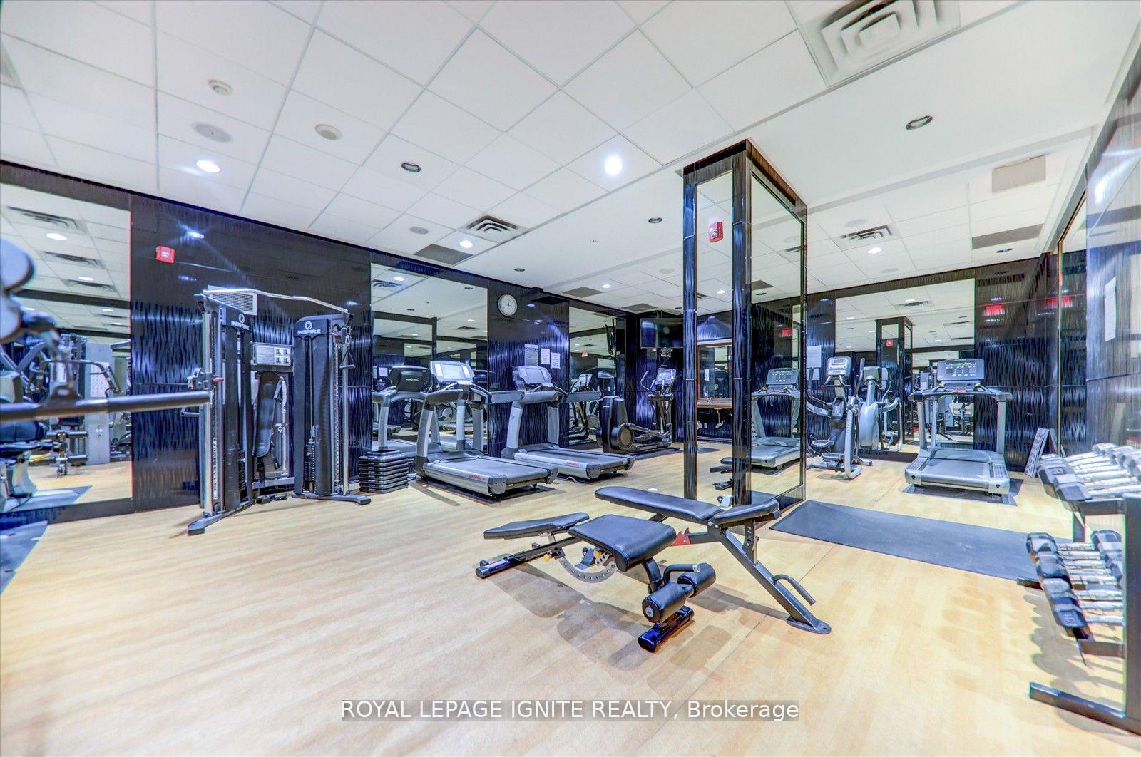 2 Bedrooms Condo at 310 Burnhamthorpe,  Mississauga For sale